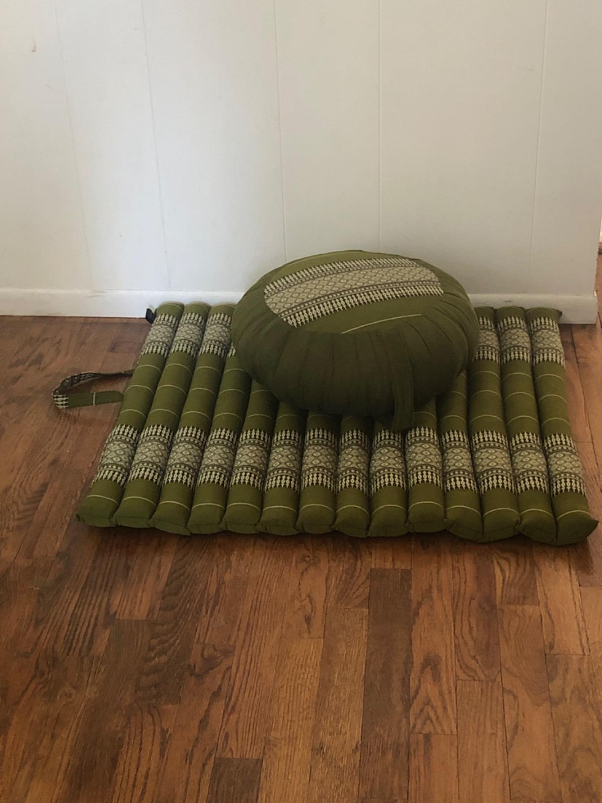 Leewadee Meditation Cushion Set - 1 Round Zafu Meditation Pillow and 1 Square Roll-Up Zabuton Meditation Mat, Pillows Bundle Filled with Kapok customer photo 1