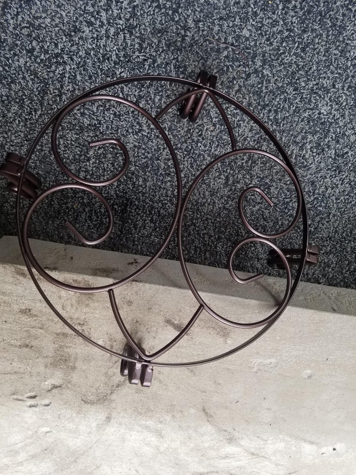 Yimobra Tall Plant Stand Outdoor, Metal Planter Stands for Indoor Plants, 11.8x6 Inches Heavy Duty Pots Holder, Garden Container Rack, Large Wrought Iron Pumpkin Stand, Bronze/Brown customer photo 2