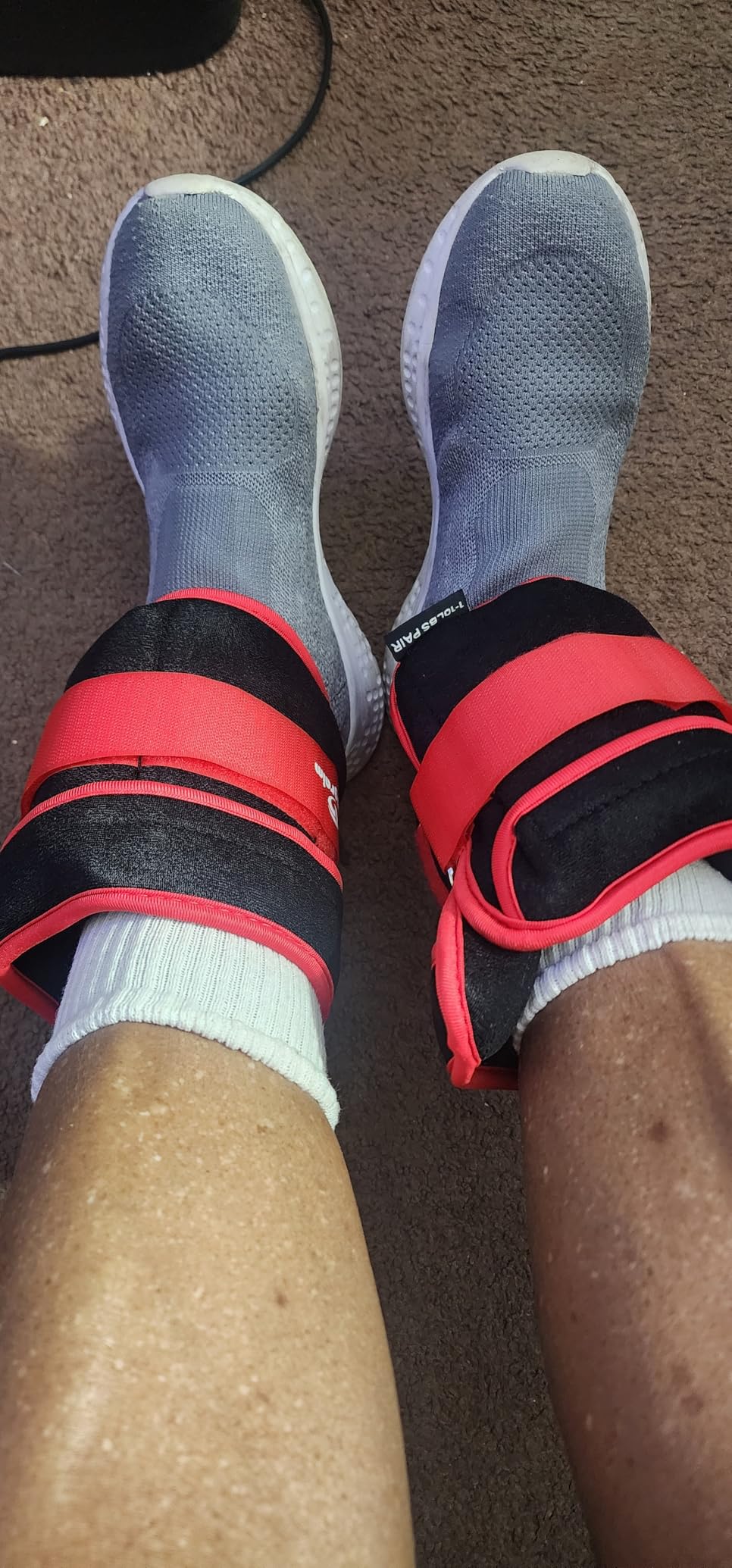 Fragraim Adjustable Ankle Weights 1-3/4/5/6/8/10/12/15/20 LBS Pair with Removable Weight for Jogging, Gymnastics, Aerobics, Physical Therapy customer photo 2