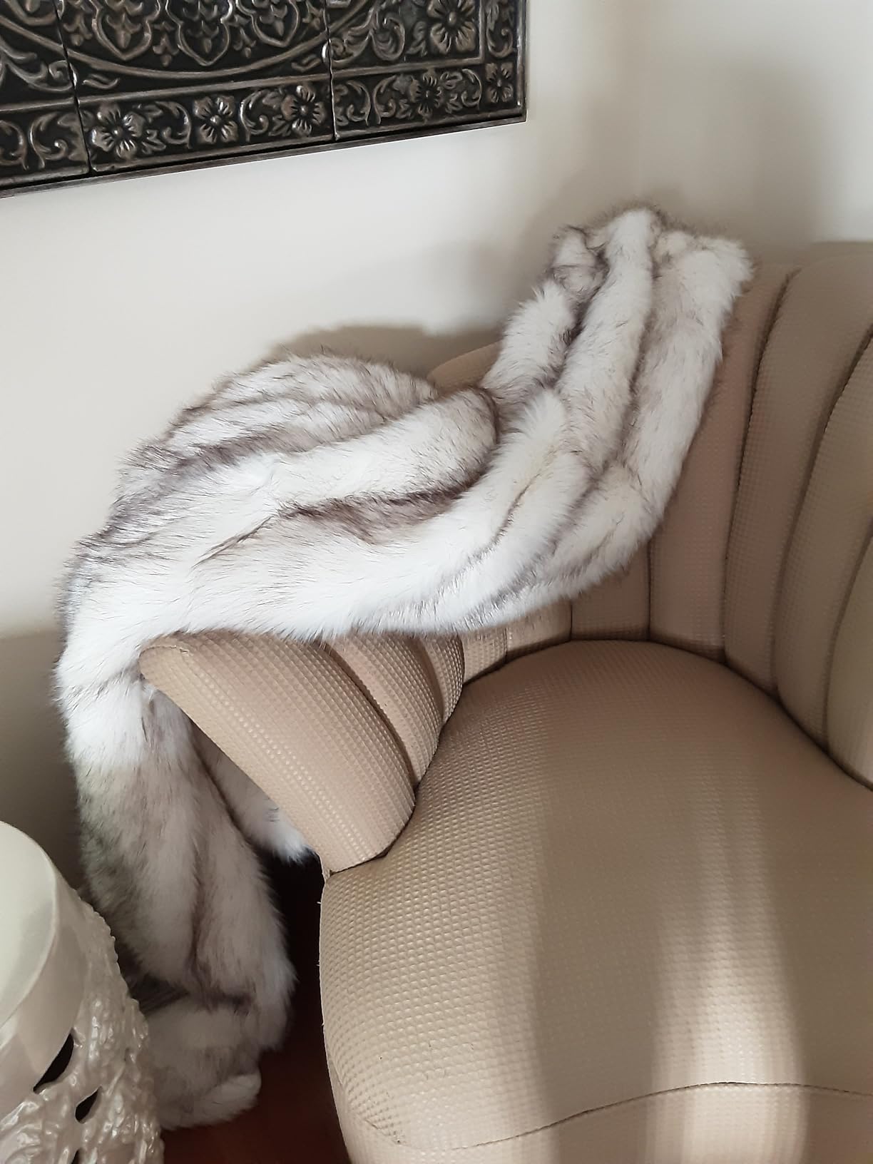 BATTILO Large Brown Faux Fur Throw Blanket for Bed, 60