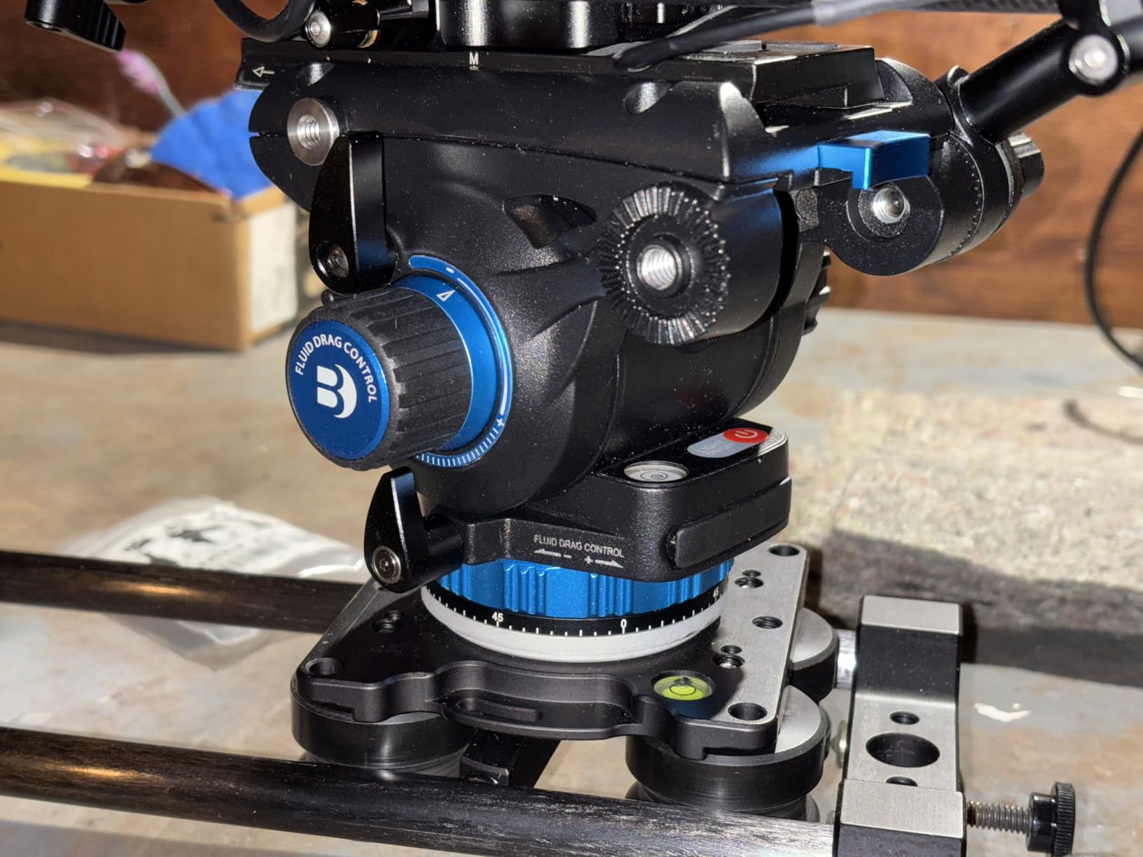 Benro S6 PRO Flat Base Fluid Video Head, 13.2 lb. Max, 6 Step Counterbalance (0-5), 1/4