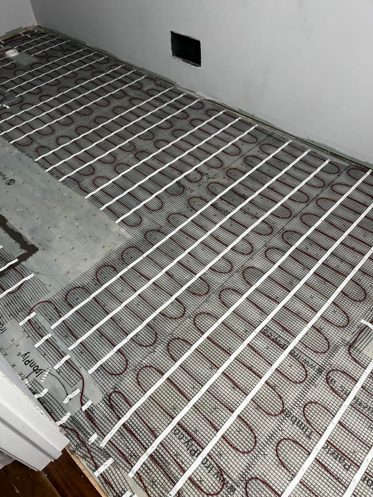 100 sqft Radiant Floor Heating System w/Touch Prog Thermostat 120V | 20in x 61.0ft Self-adhesive Mat, Alarm, UDG4 7-Day Prog T/Stat w/ GFCI, Sensor | Heated Floors For Bathroom, Tile, & More customer photo 1