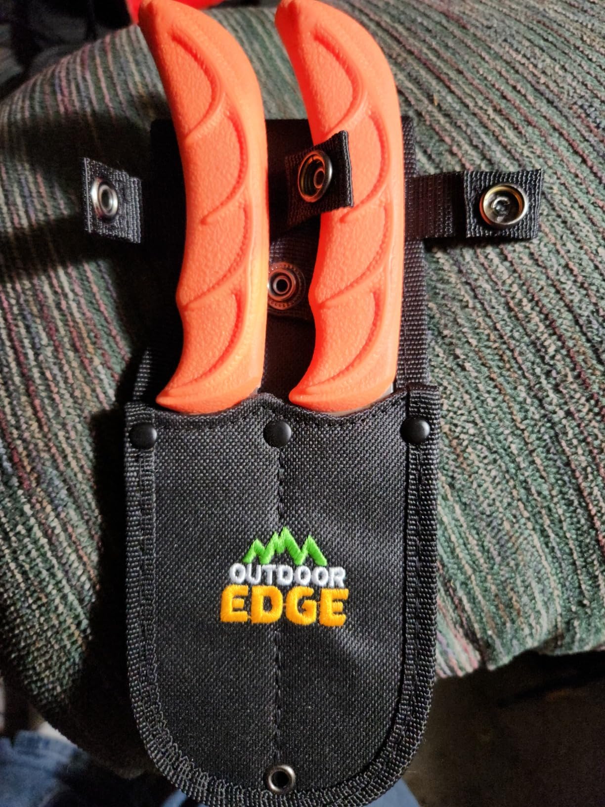 OUTDOOR EDGE JaegerPak 8-Piece Hunting Knife Set & Field Dressing Kit | Full-Tang Skinning Knife, Gutting & Boning Knives, Sharpener, Bone Saw, Rib Spreader | Hard Case | Hunting Accessories for Men customer photo 1