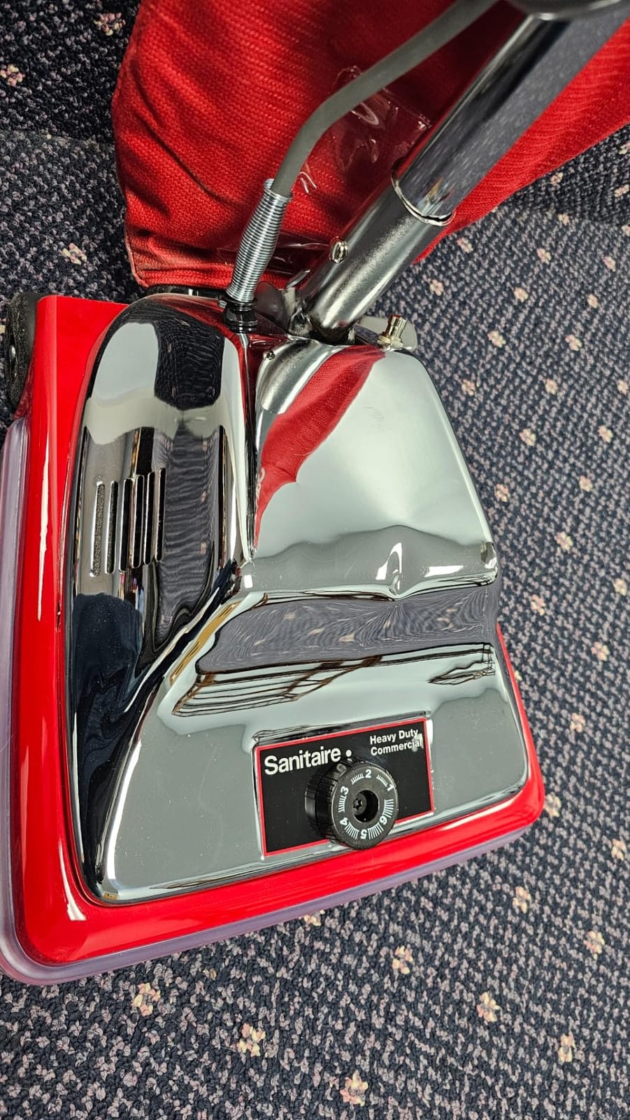 Sanitaire Tradition Upright Bagged Commercial Vacuum, SC886G customer photo 1