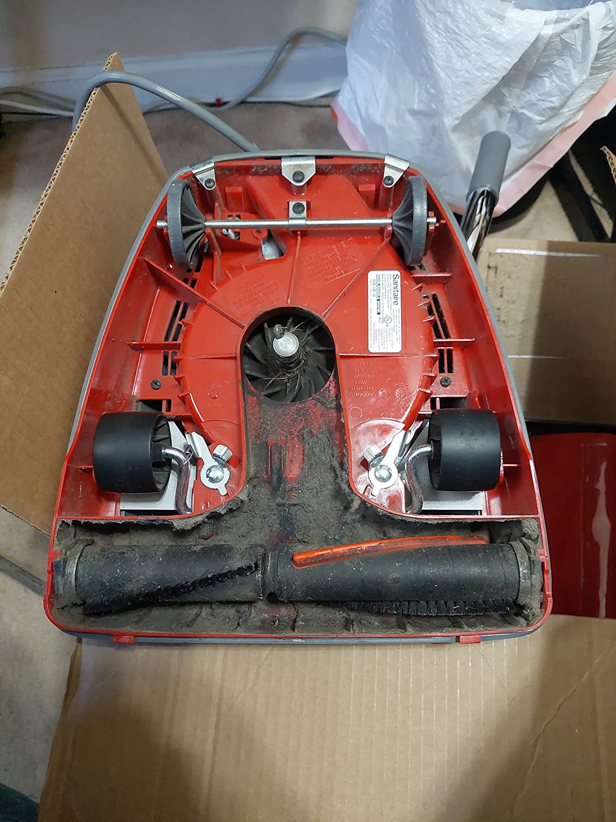 Sanitaire TRADITION Upright Commercial Bagged Vacuum, SC684G Red customer photo 2
