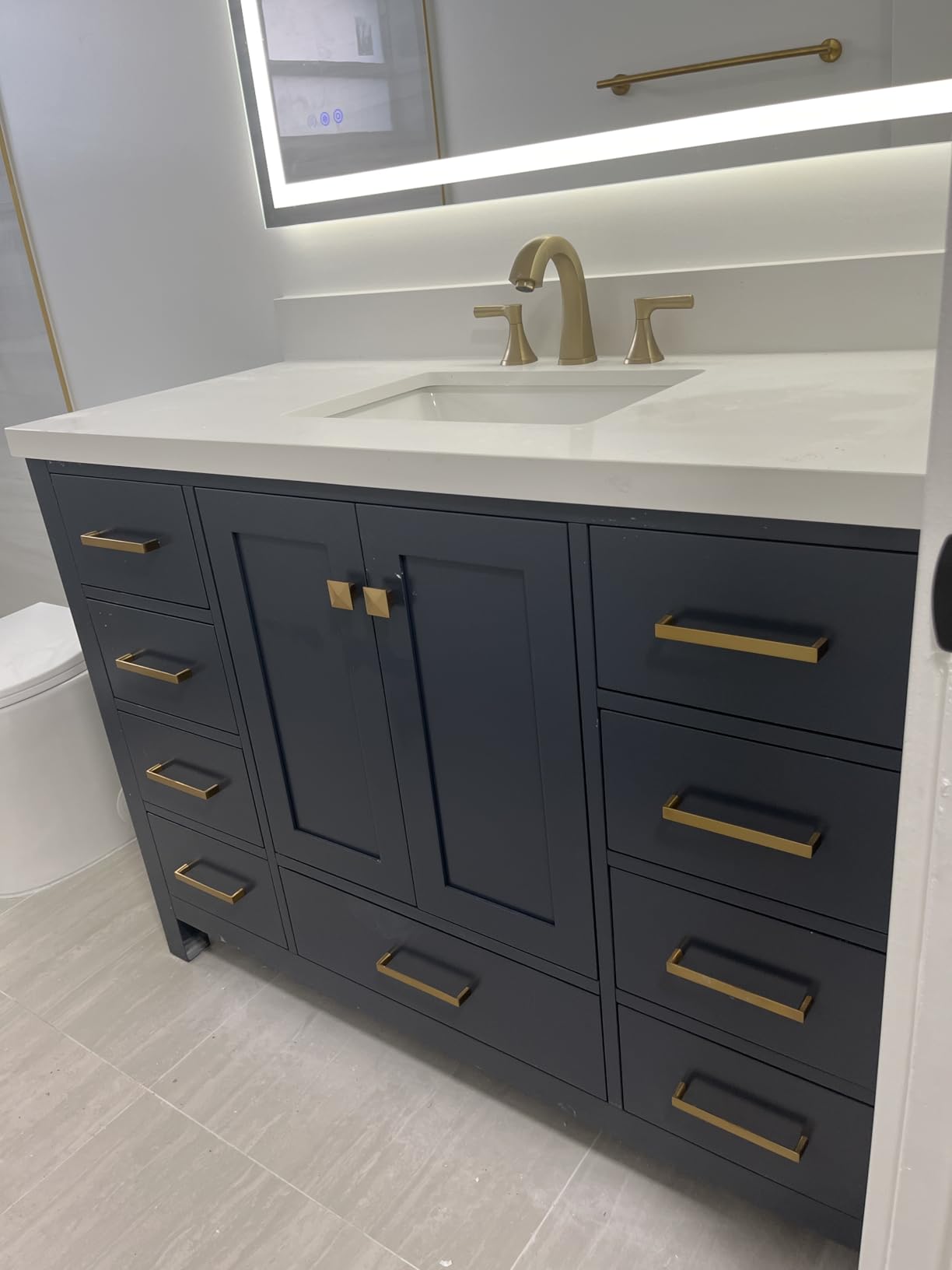 ARIEL Cambridge 48-inch Bathroom Vanity with Sink, Solid Wood, 1.5-inch Pure White Quartz Countertop & Backsplash, Single Rectangular Porcelain Sink, 2 Soft Closing Doors, 9 Dovetail Drawers, White customer photo 1