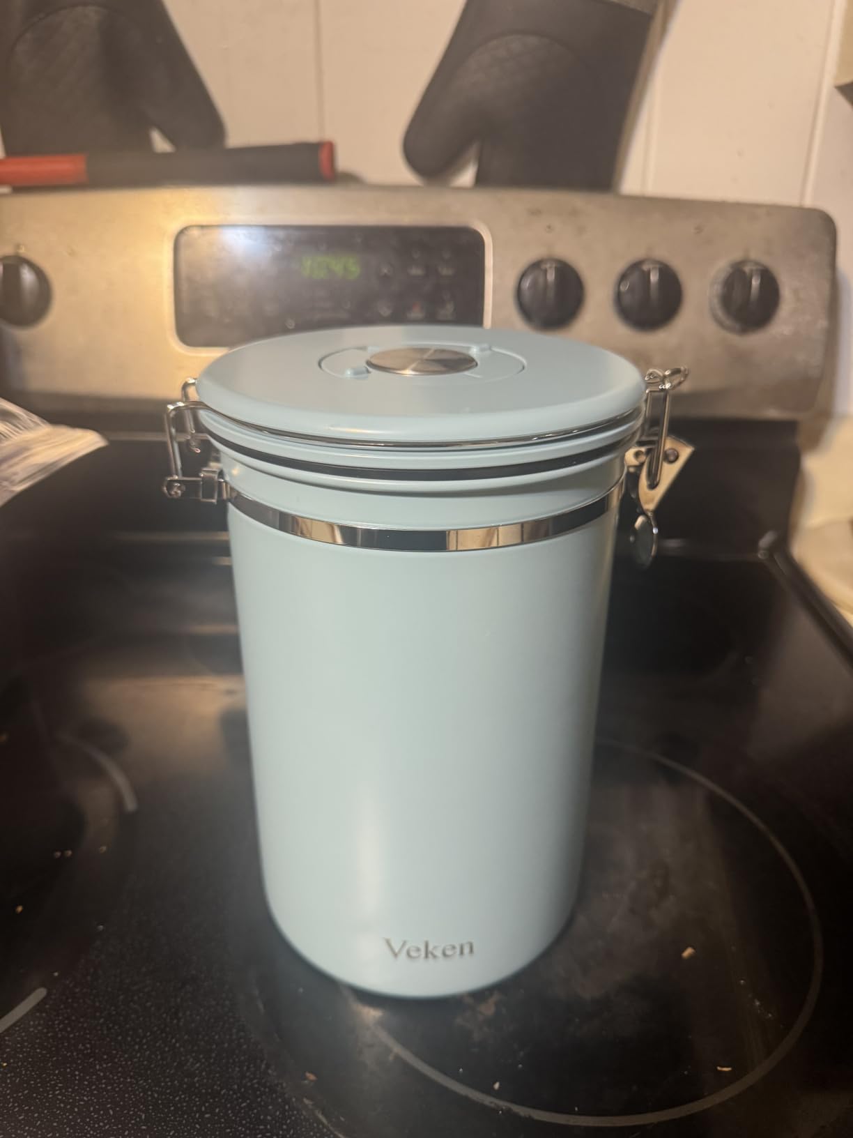 Veken Coffee Canister, Airtight Stainless Steel Kitchen Food Storage Container Holder for Beans, Ground, Tea, Flour, Cereal, Sugar, Espresso, Bar Accessories, Lids, Jars, Sealed Tin, Scoop,16OZ, Gray customer photo 1