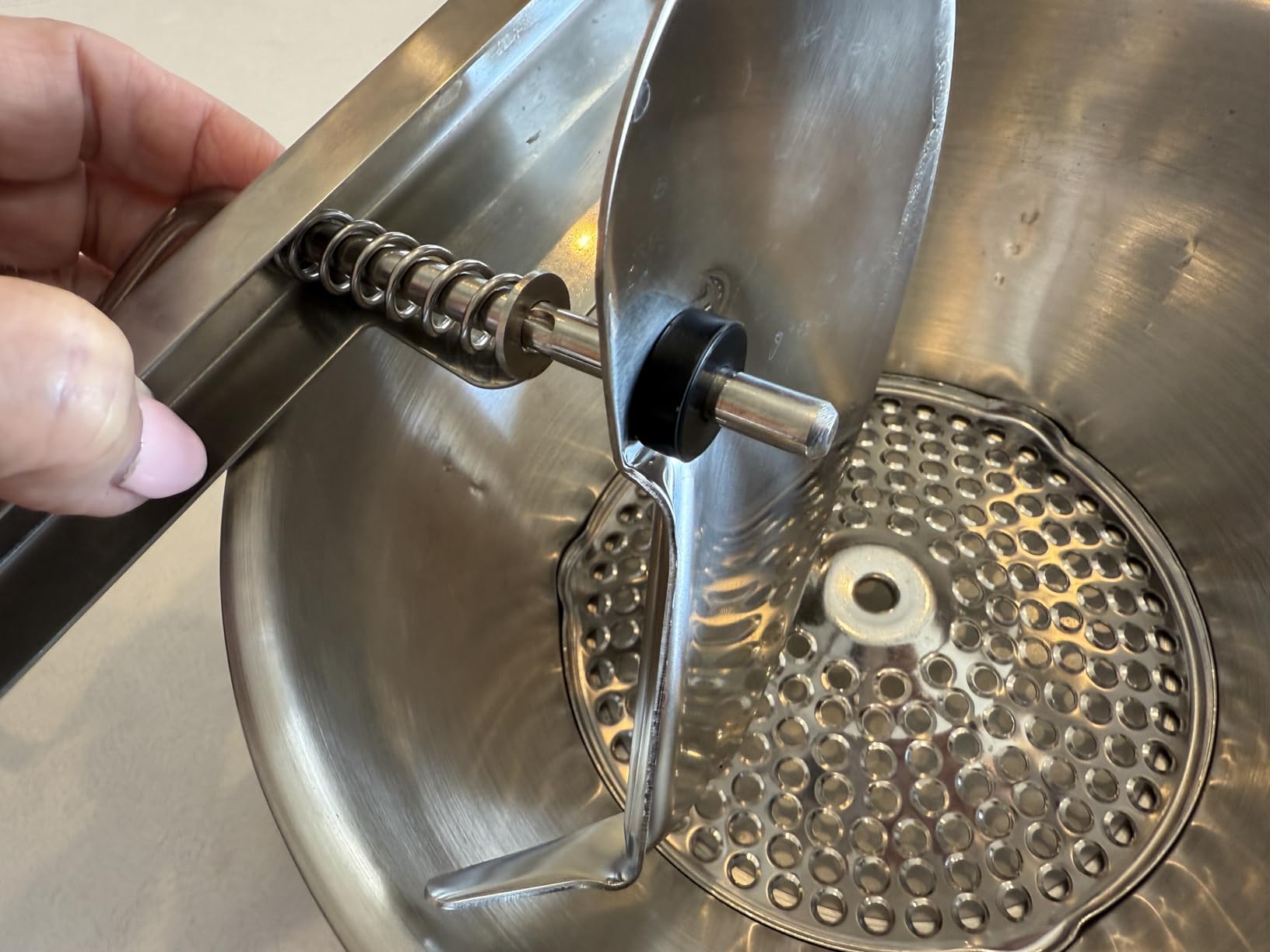 Hungry Artisan Stainless Steel Food Mill for Tomato Sauce & Canning | 3 interchangeable discs, ergonomic rotary hand crank; for applesauce, baby food, mashed potatoes & purees customer photo 1