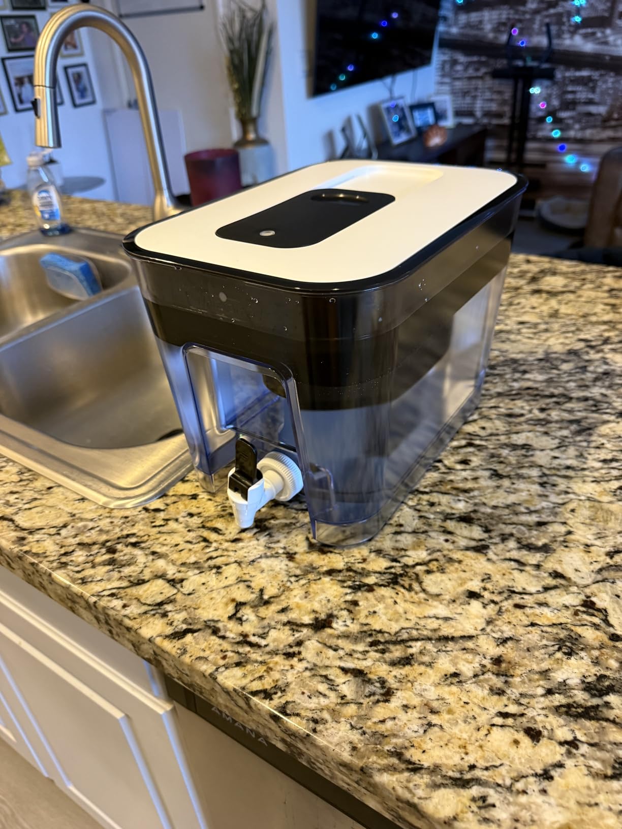 Waterdrop WFD-22L Large Water Filter Dispenser, 40-Cup Capacity, Black | 200-Gallon Long-Life, Water Filter Pitcher, Large Capacity, Reduces Chlorine, PFOA/PFOS and More, BPA Free customer photo 1
