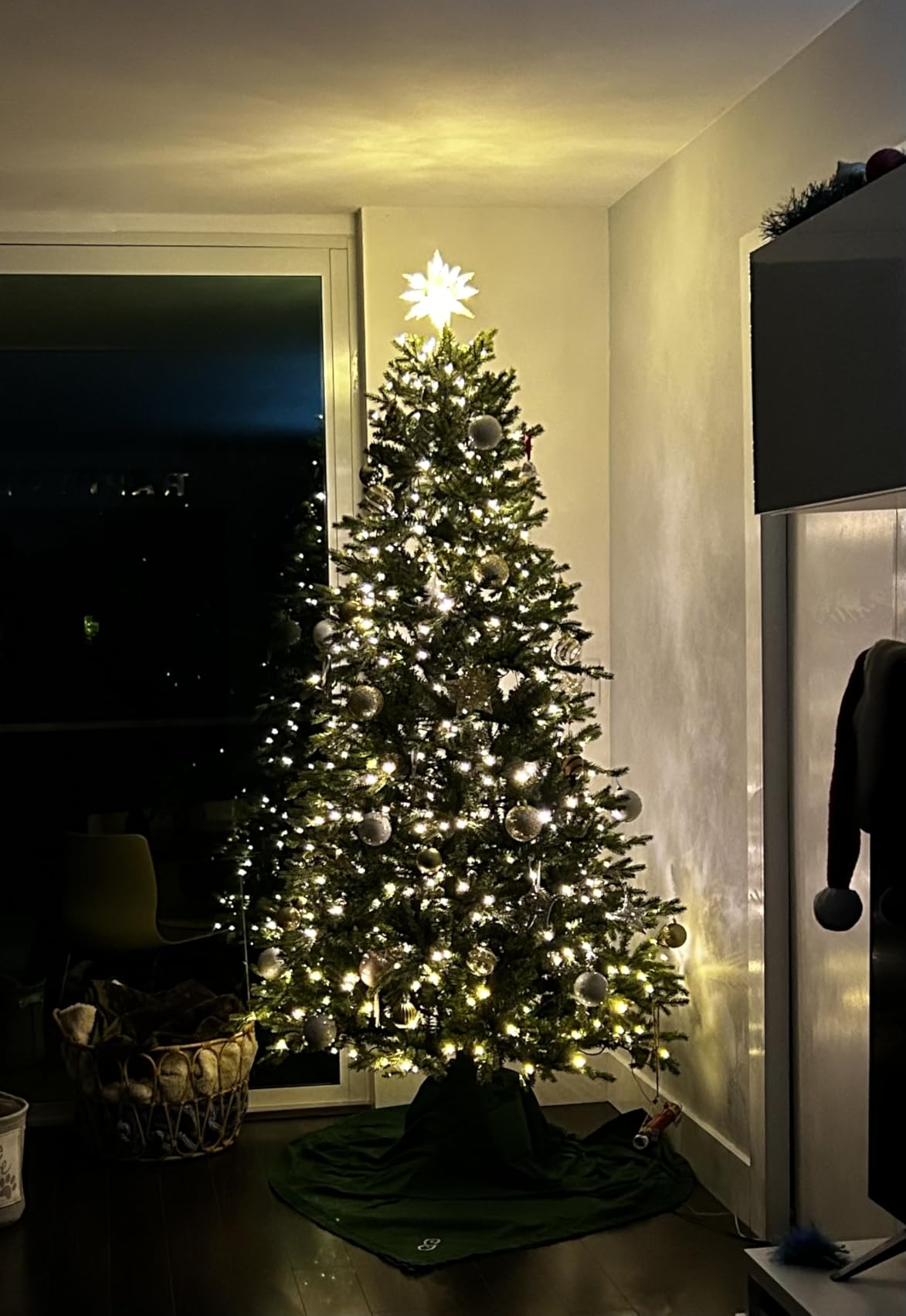 Lewondr Christmas Tree Topper, Plug 3D Starburst Lighted Star Tree Topper | 11