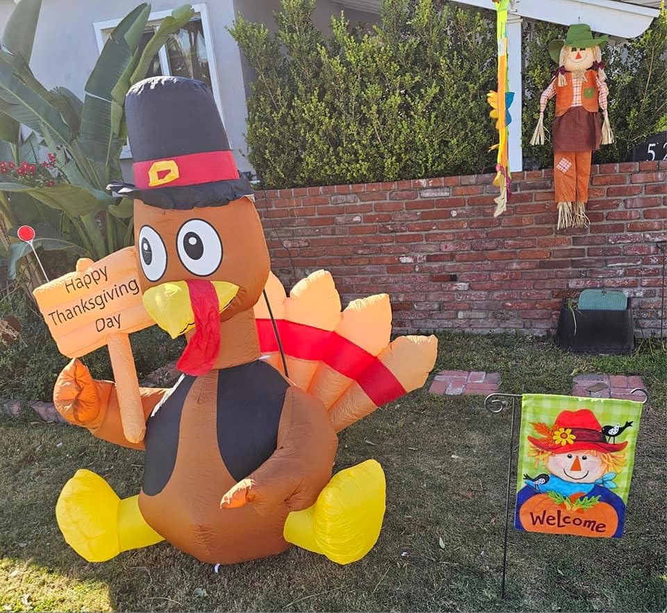 Thanksgiving Decoration Inflatable Turkey, 6FT Lighted Blow up Turkey Happy Thanksgiving Day, Thanksgiving Inflatables with LED Lights Yard Lawn Decor Display Autumn Outdoor Decoration customer photo 2