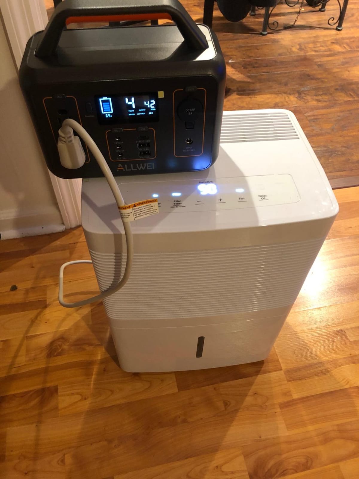 ALLWEI Portable Power Station 300W, 256Wh Solar Generator LiFePO4 Battery customer photo 1