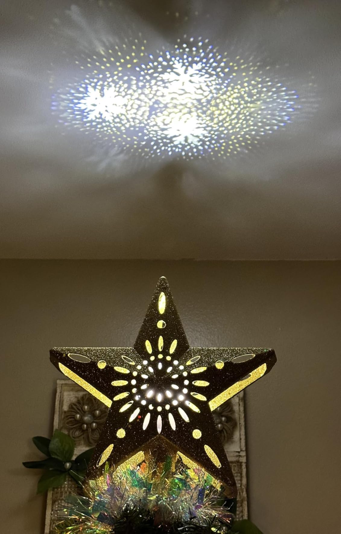 Brightown Christmas Star Tree Topper with Snowflake Projector Lights, Hollowed Pentagram Tree Topper, Plug in Christmas Tree Ornament for Indoor Office Xmas New Year Holiday Tree Decoration customer photo 2