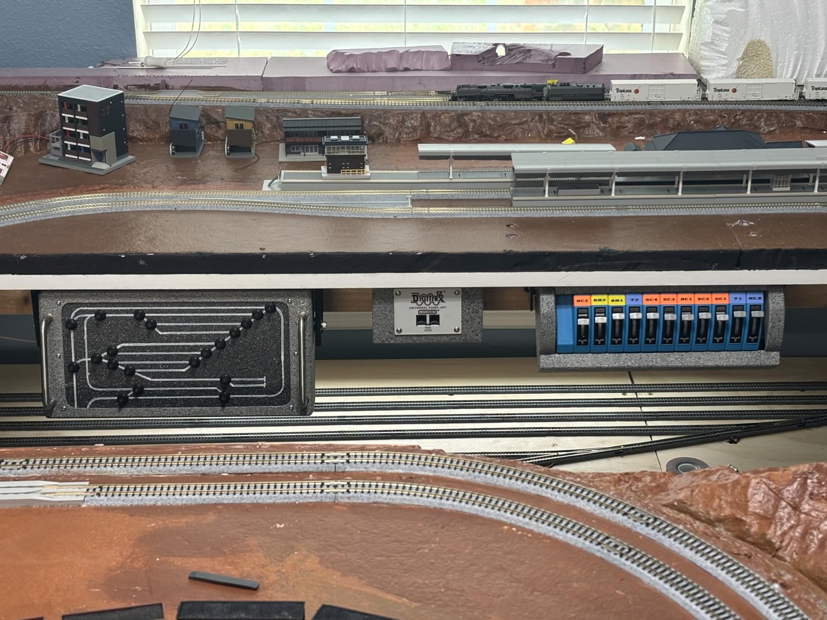 Digitrax Evolution Express Advanced 5A/8A Starter Set EVOX customer photo 1