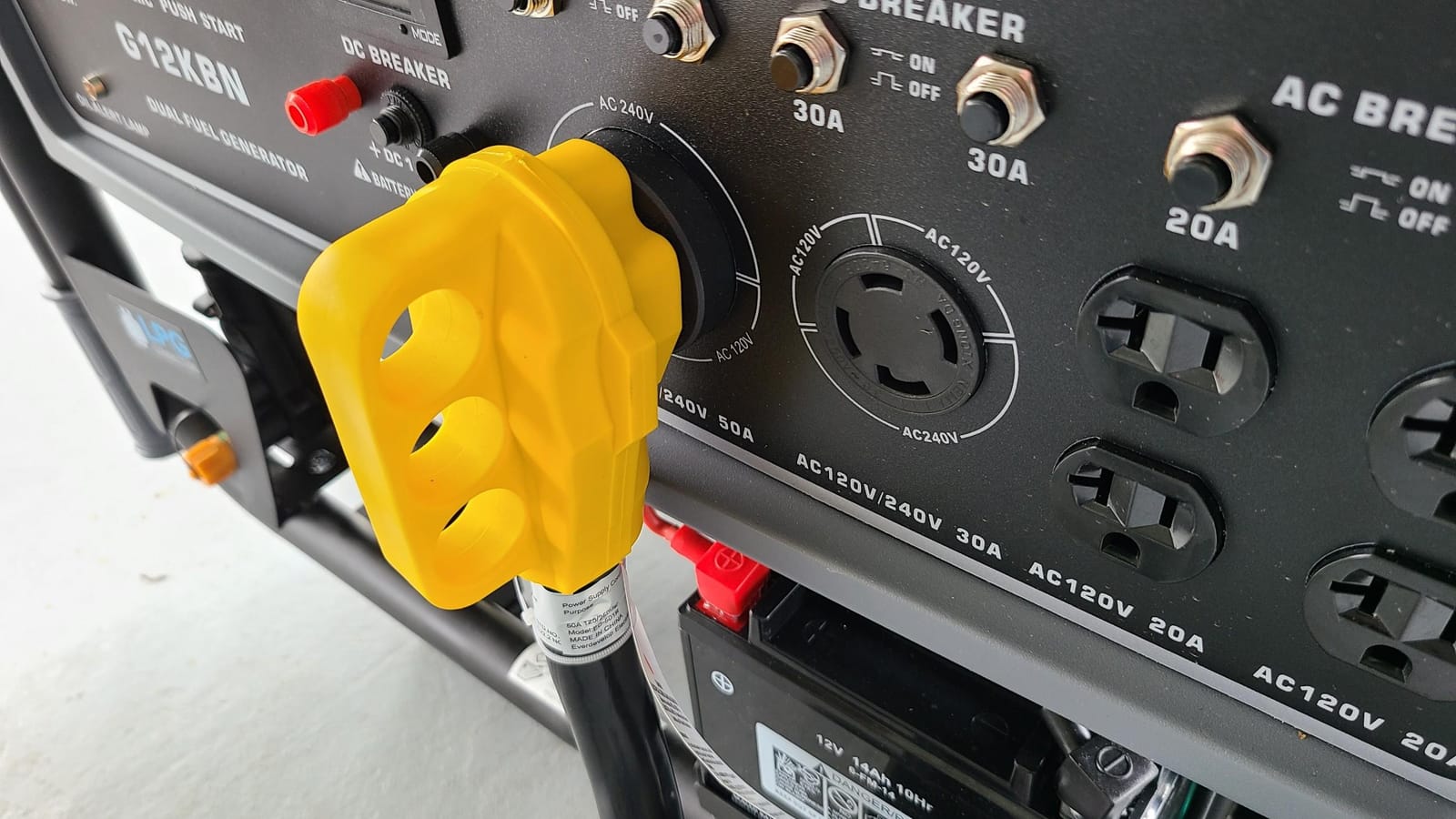Pulsar G12KBN-SG Heavy Duty Portable Dual Fuel Generator - 9500 Rated Watts & 12000 Peak Watts - Gas & LPG - Electric Start - Transfer Switch & RV Ready - CARB Compliant customer photo 2