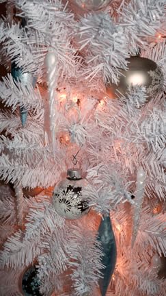 Goplus 6ft Snow Flocked Pencil Tree, Unlit Artificial Hinged Christmas Tree with Metal Stand, Slim Xmas Snowy Tree for Indoor and Outdoor Use customer photo 1