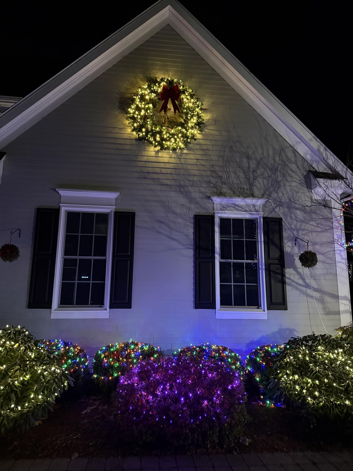 Best Choice Products 60in Large Artificial Pre-Lit Fir Christmas Wreath Holiday Accent Decoration w/ 300 LED Lights, 930 PVC Tips customer photo 2