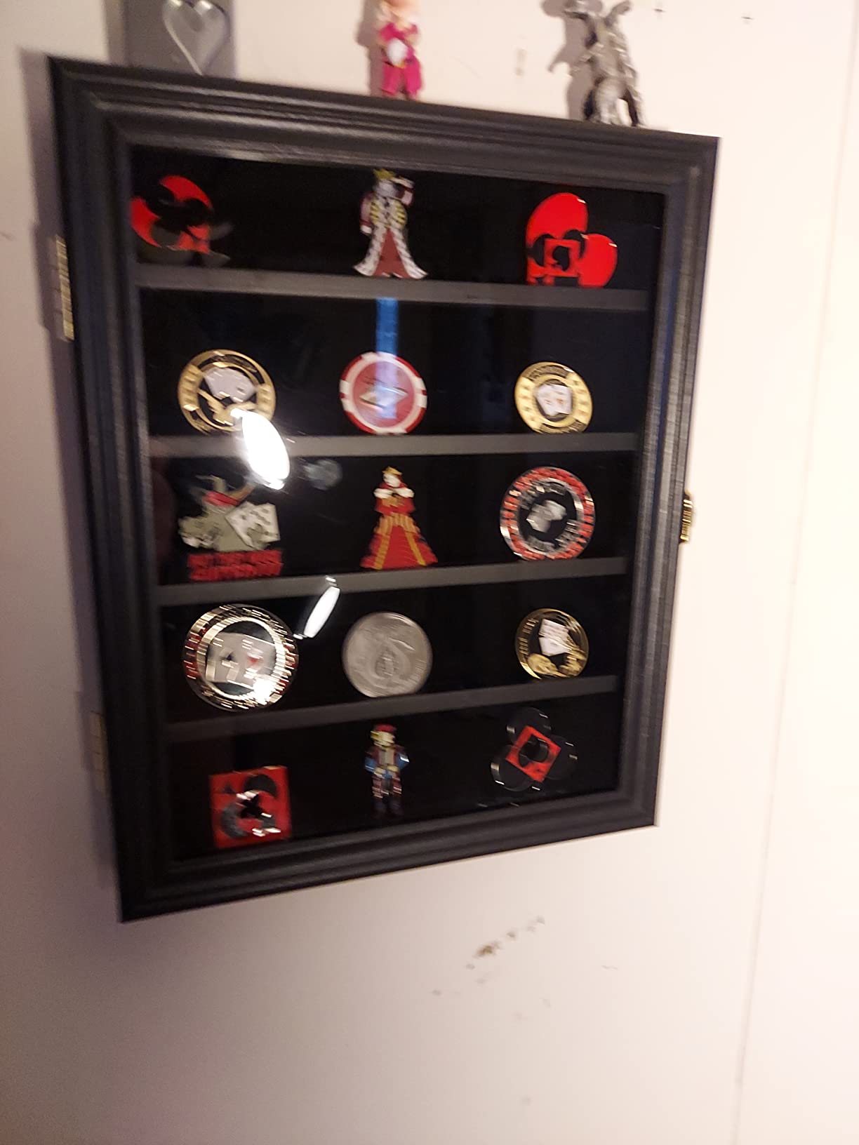 Jinchuan Military Challenge Coin Display Case Lockable Cabinet Rack Holder Shadow Box with Removable 2 Grooves Shelves and Anti Dust Door for Casino Poker Chips Collectibles, Small - Black customer photo 1