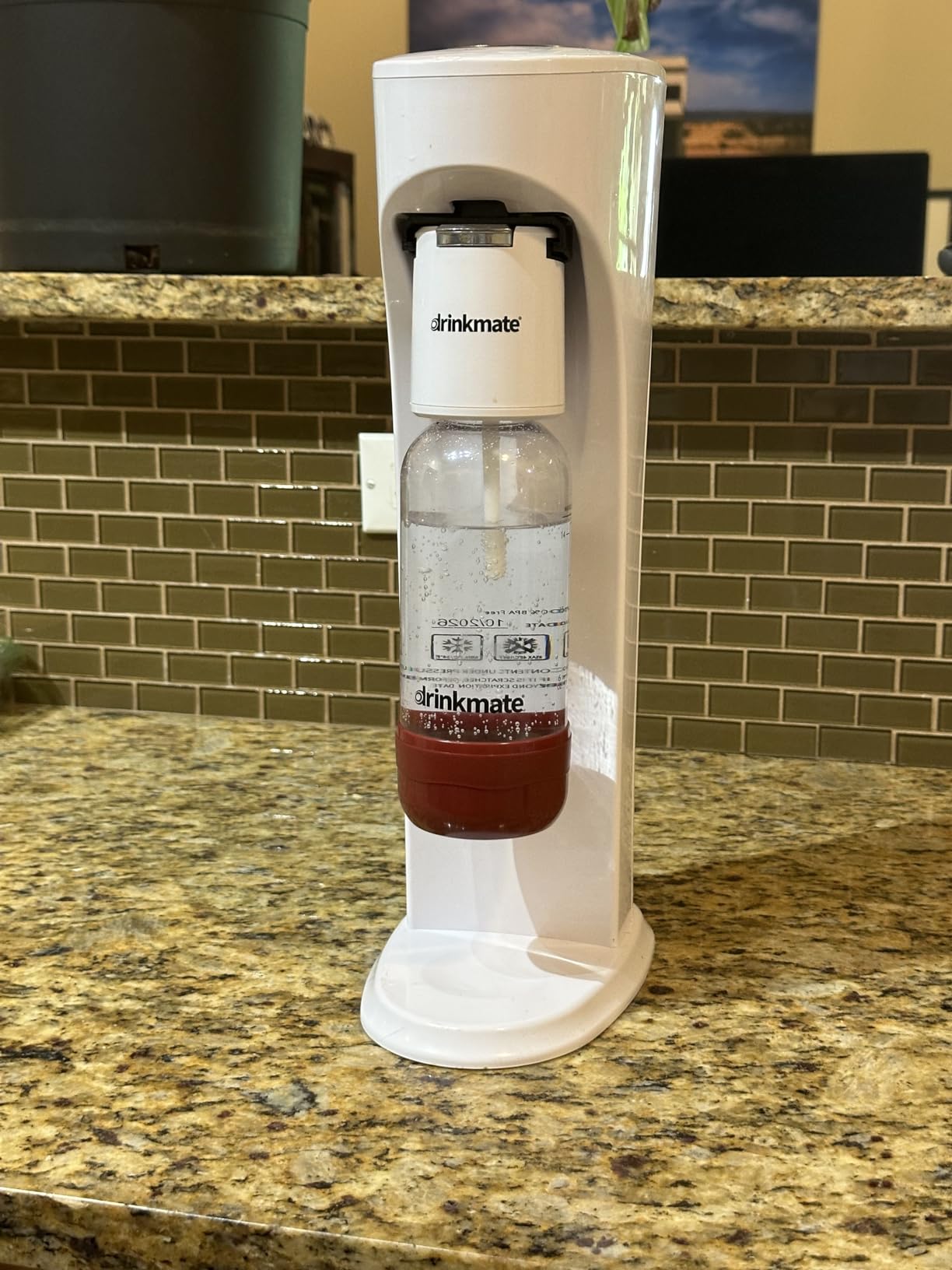 Drinkmate OmniFizz Sparkling Water Maker & Soda Streaming Machine | Carbonates Any Drink | ULTIMATE BUNDLE | Includes Three 60L CO2 Cartridges + Two BPA-Free Bottles (Matte Black) customer photo 2