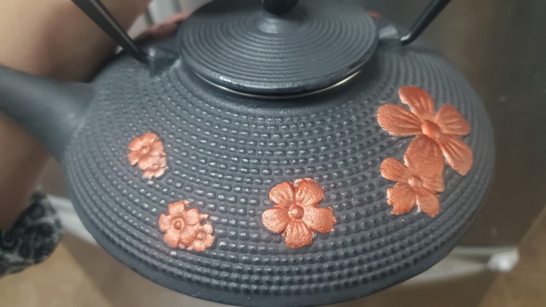 Japanese Style Cast Iron Teapot with Infuser Trivet Tetsubin Kettle | Stovetop Tea Kettle with 4 Cups Trivet Infuser Chinese Iron Tea Pot Tea Set for Adults Black (Pear Flower Pattern) customer photo 2