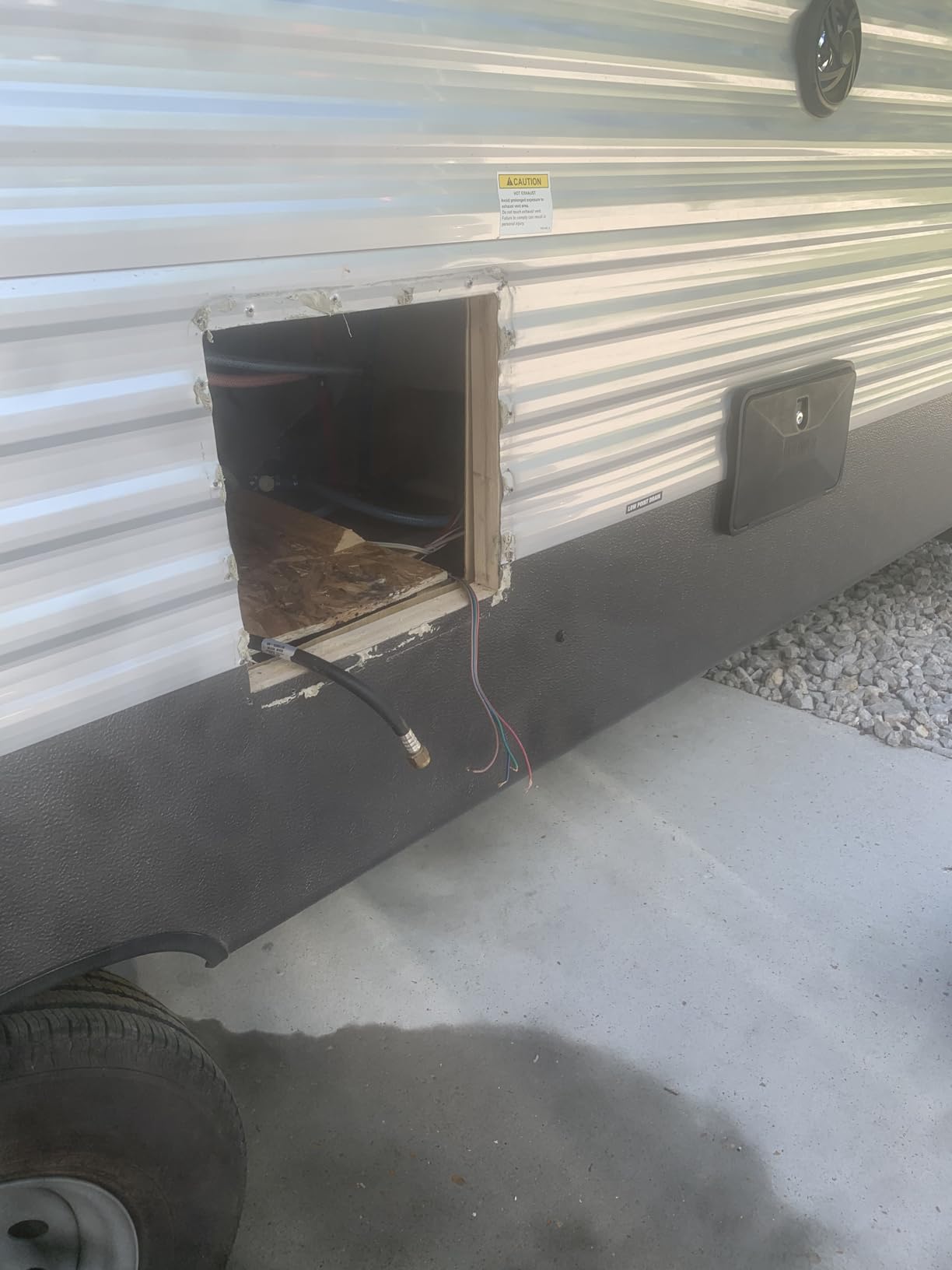Dometic WH-6GEA RV Gas and Electric Water Heater, 6 Gallon, 12 Volt customer photo 2