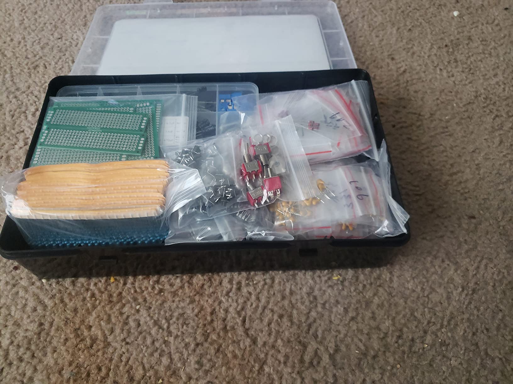 2200 pcs Electronic Component Assortment Kit, Capacitors, Resistors, Transistors, Inductors, Diodes, Potentiometer, IC, LED and PCB customer photo 1