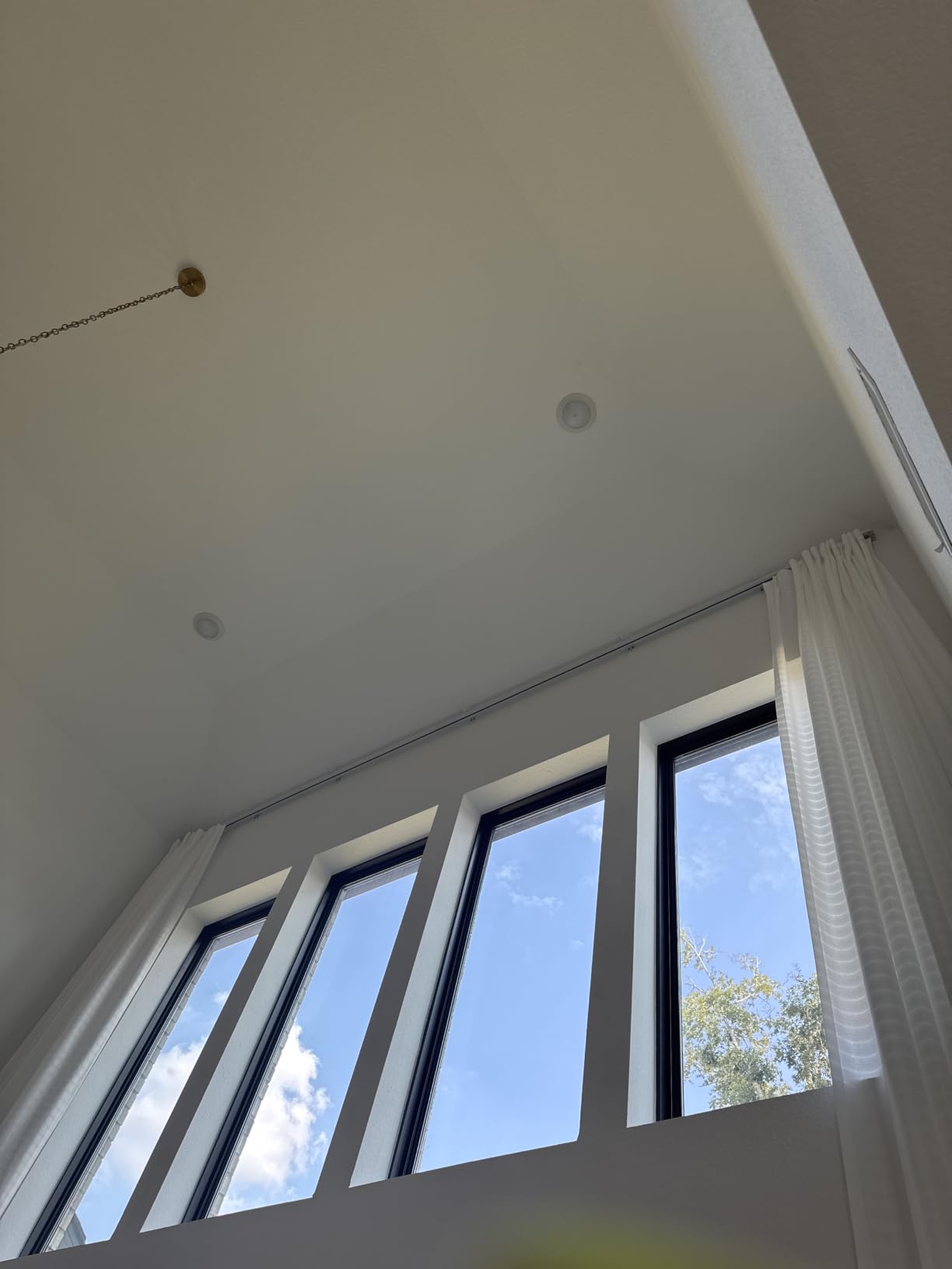 Quoya QL600 Motorized Smart Electric Curtain Track with Remote - Hidden Brackets, Automatic Curtain Opener, Compatible with Alexa, Google Home & Siri - App & Voice Control - up to 9.8 ft / 118 in customer photo 1
