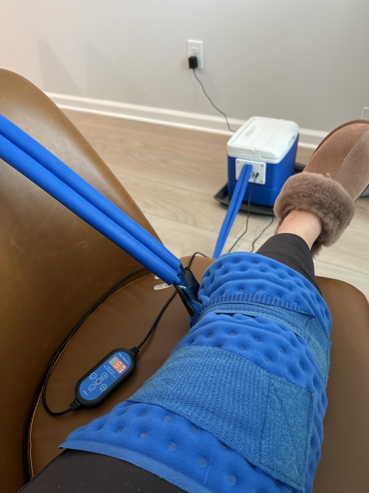Polar Active Ice 3.0 | 9 QT Cold Therapy Ice Machine | Programmable Timer | Full Circumference Knee Pad | Cryotherapy Pain Relief System | Ace Bandage Style Compression customer photo 2