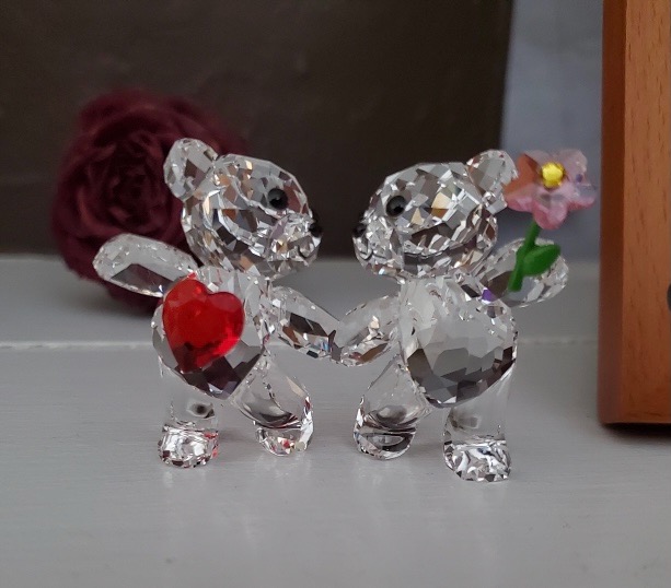 SWAROVSKI Kris Bears Happy Together Figurine Set, Clear Swarovski Crystal with a Red Heart and Pink Flower Accent, Part of the Swarovski Kris Bears Collection customer photo 1