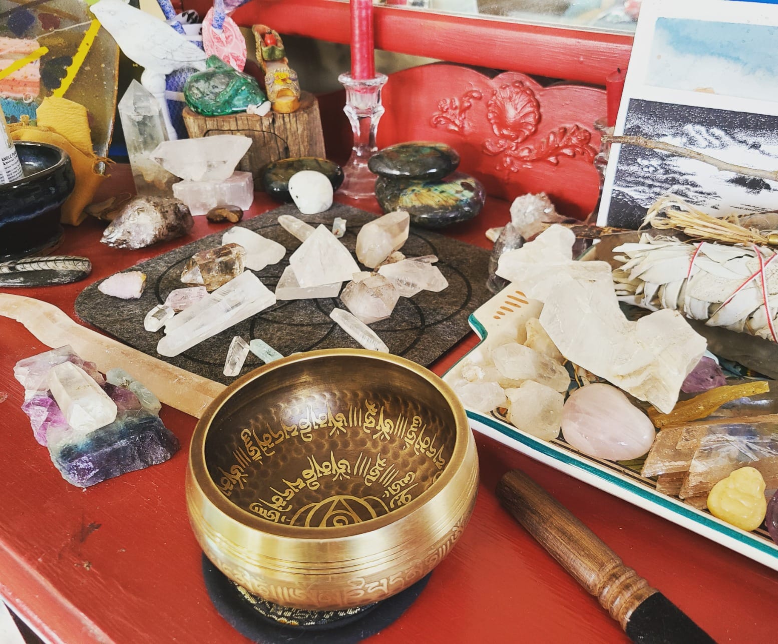 Tibetan Singing Bowl Set with Holy Buddhist Mantra and Sacred Third Eye Symbol from Nepal~ Antique design suitable for Yoga, Meditation, Sound Healing & Chakra Balancing~ customer photo 1