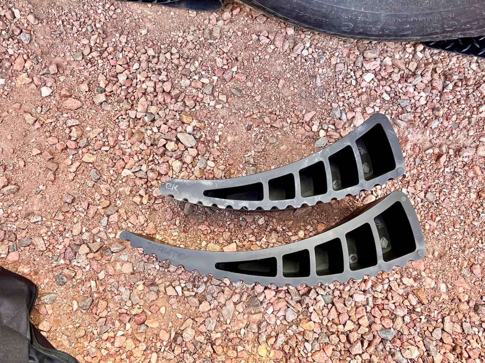 CARMTEK Camper Leveler Premium Kit - Curved RV Levelers with Camper Wheel Chocks, Rubber Mats and Carry Bag | Faster Camper Leveling Than RV Leveling Blocks customer photo 1