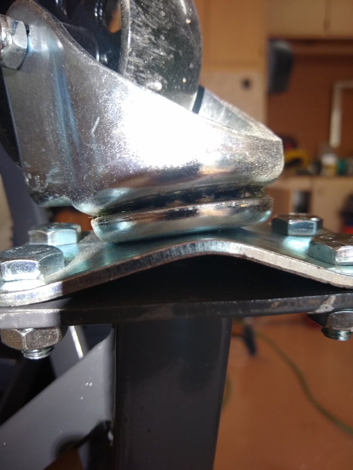 Tusk Scissor Lift Stand - Adjustable 13.75-34