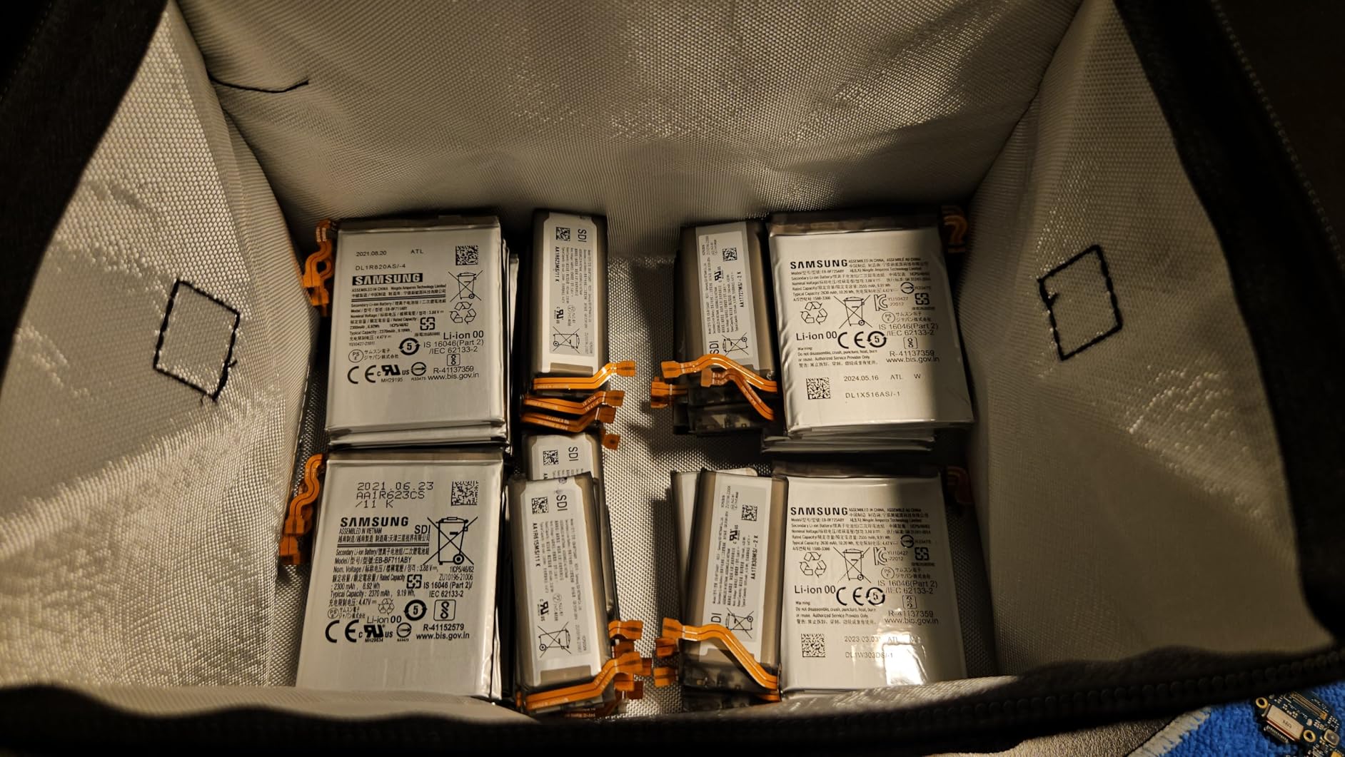 Tenergy Fire Retardant Lipo Zipper Bag for Charging and Storing Lipo Battery Packs, 8.5 x 6.5 x 5.7inch customer photo 1
