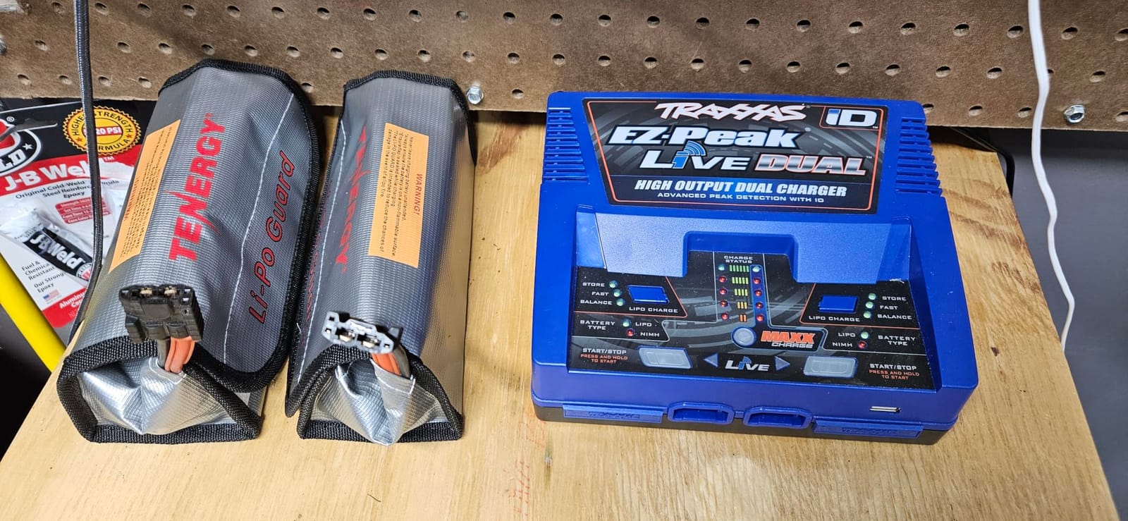 Tenergy Fire Retardant Lipo Zipper Bag for Charging and Storing Lipo Battery Packs, 8.5 x 6.5 x 5.7inch customer photo 2
