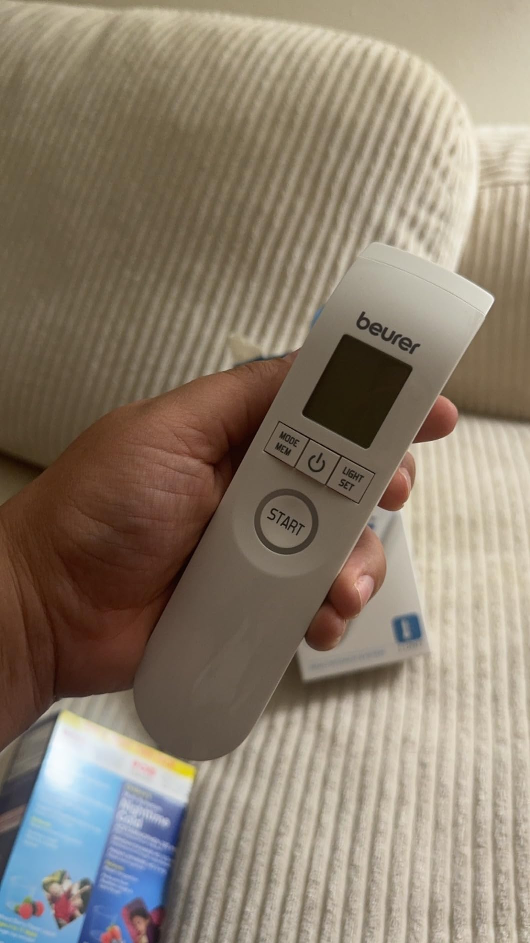 Beurer Bluetooth Non-Contact Thermometer, Forehead, Object, Room Temperature, High Accuracy, XL Blue Illuminated Display, 60 Memory Spaces customer photo 2