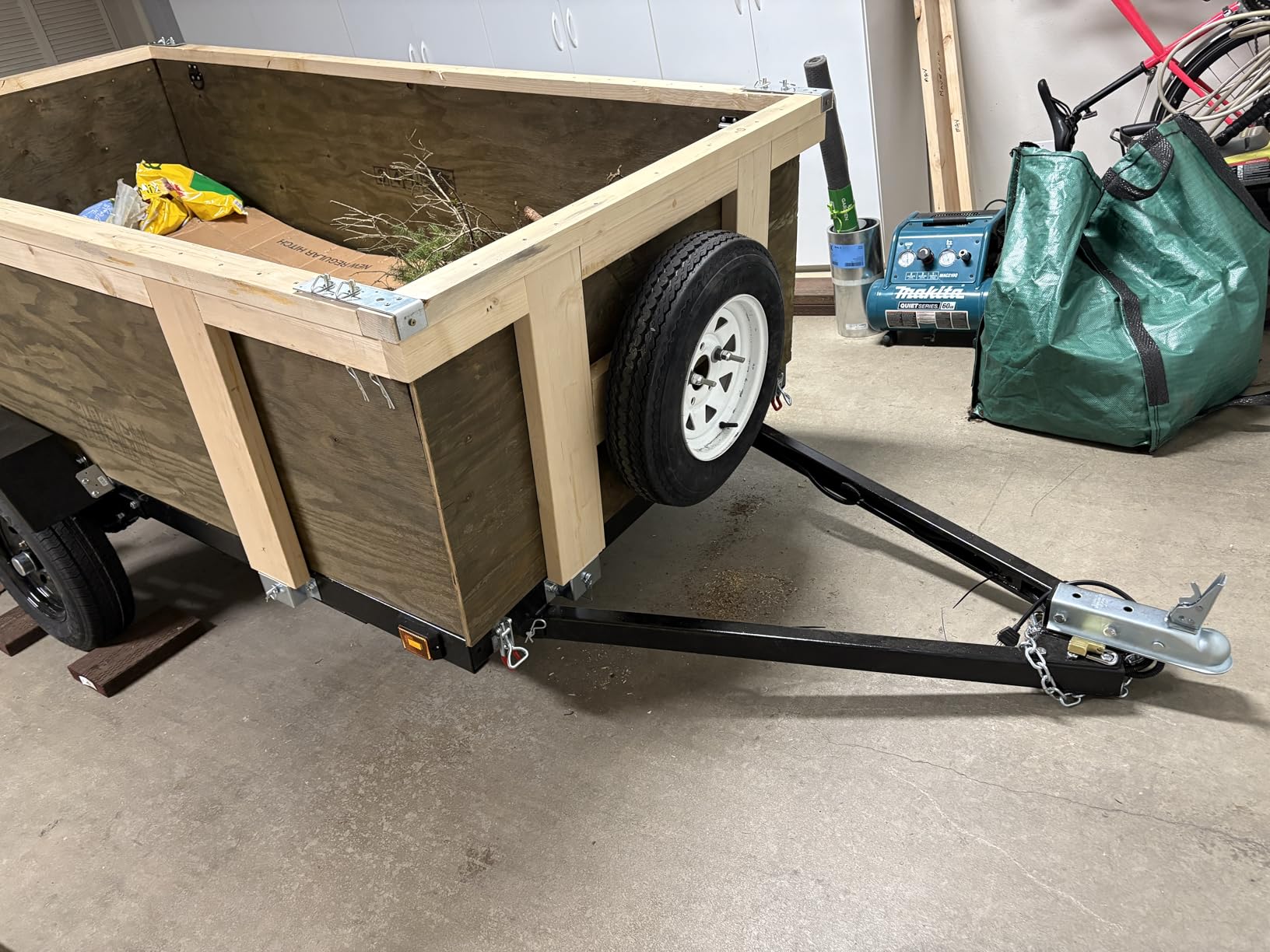 DK2 4 x 8 Single Axle Folding Utility Trailer, Load Capacity 1450 lb, Deck Length 8 ft, Deck Width 4 ft, Model# MFT4X8 customer photo 1