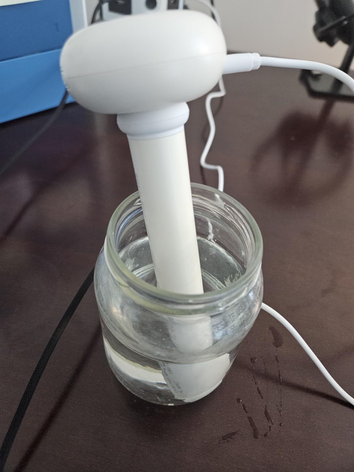 JISULIFE Mini Portable Humidifier, Small USB Personal Humidifiers with Ultra Quiet, Container Diversity, Auto Shut Off, Tiny Travel Easy Use Humidifier for Plants, Car, Office, Hotel - White customer photo 1