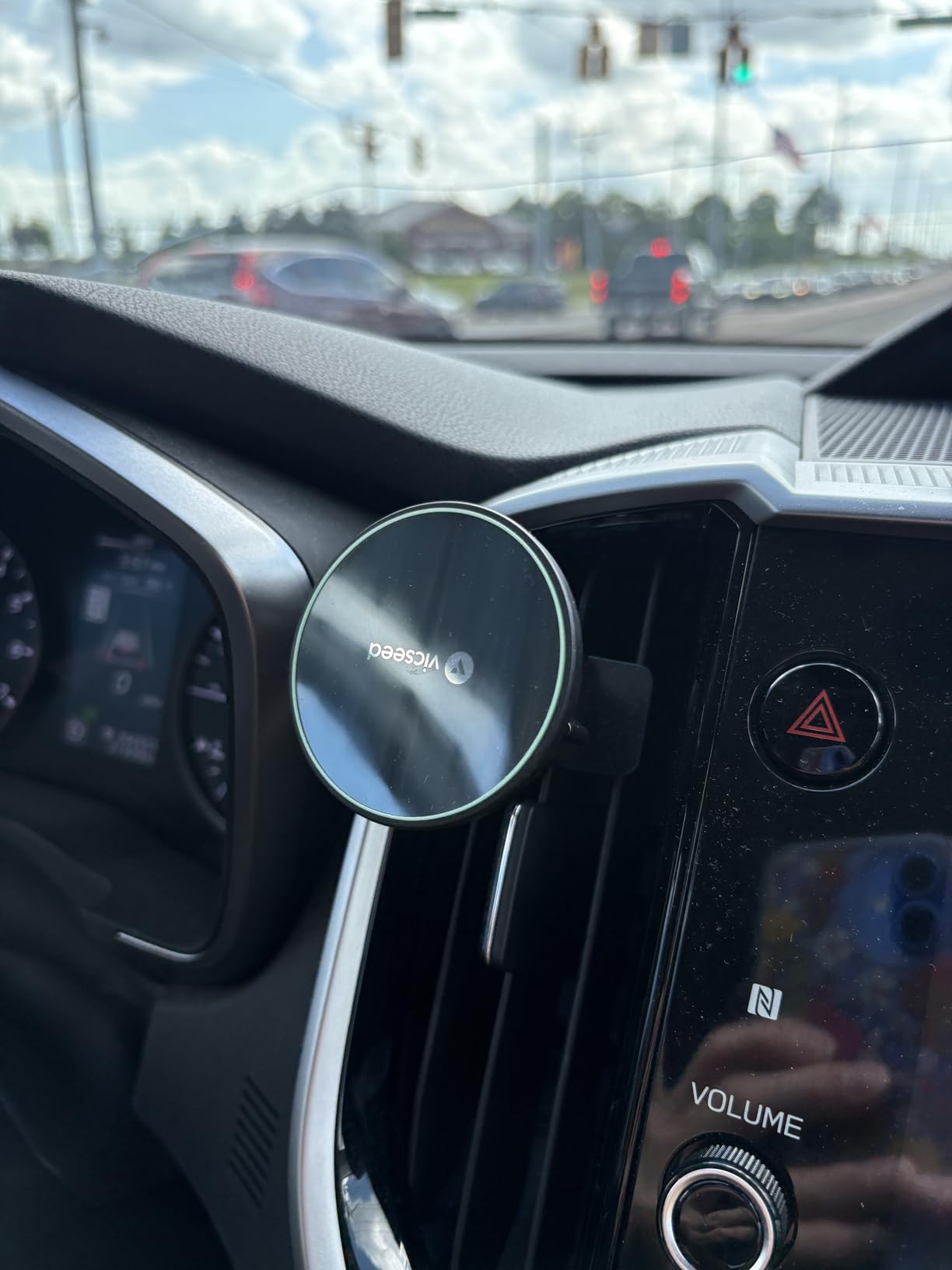 VICSEED for MagSafe Car Mount [Upgraded Strongest Magnet Power] Magnetic Phone Holder for Car Vent 360 Adjustable Magnetic Car Phone Holder Mount for iPhone 17 Pro Max 16 15 14 13 12 Plus Mini customer photo 1