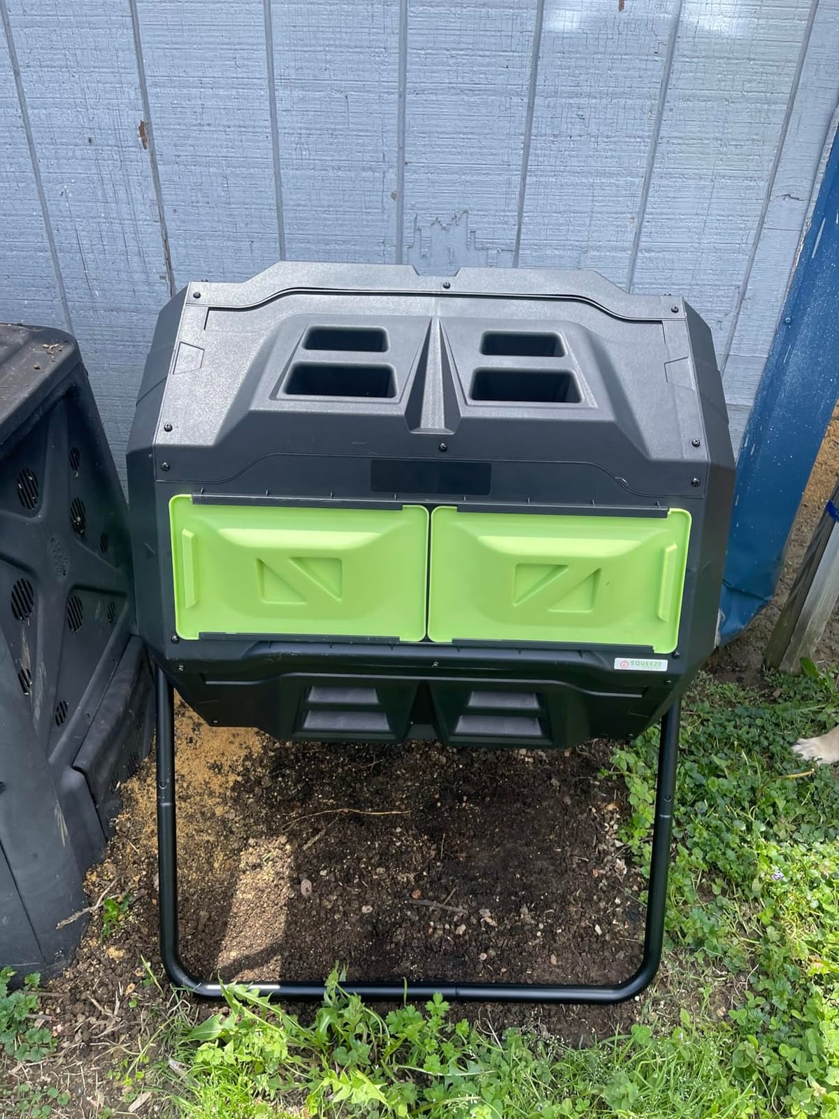 SQUEEZE master Large Compost Tumbler Bin - Outdoor Garden Rotating with Thermometer - Automatic Temperature Measurement - Sturdy Steel Frame - 43Gallon (2-21.5Gal)- Green Door customer photo 2