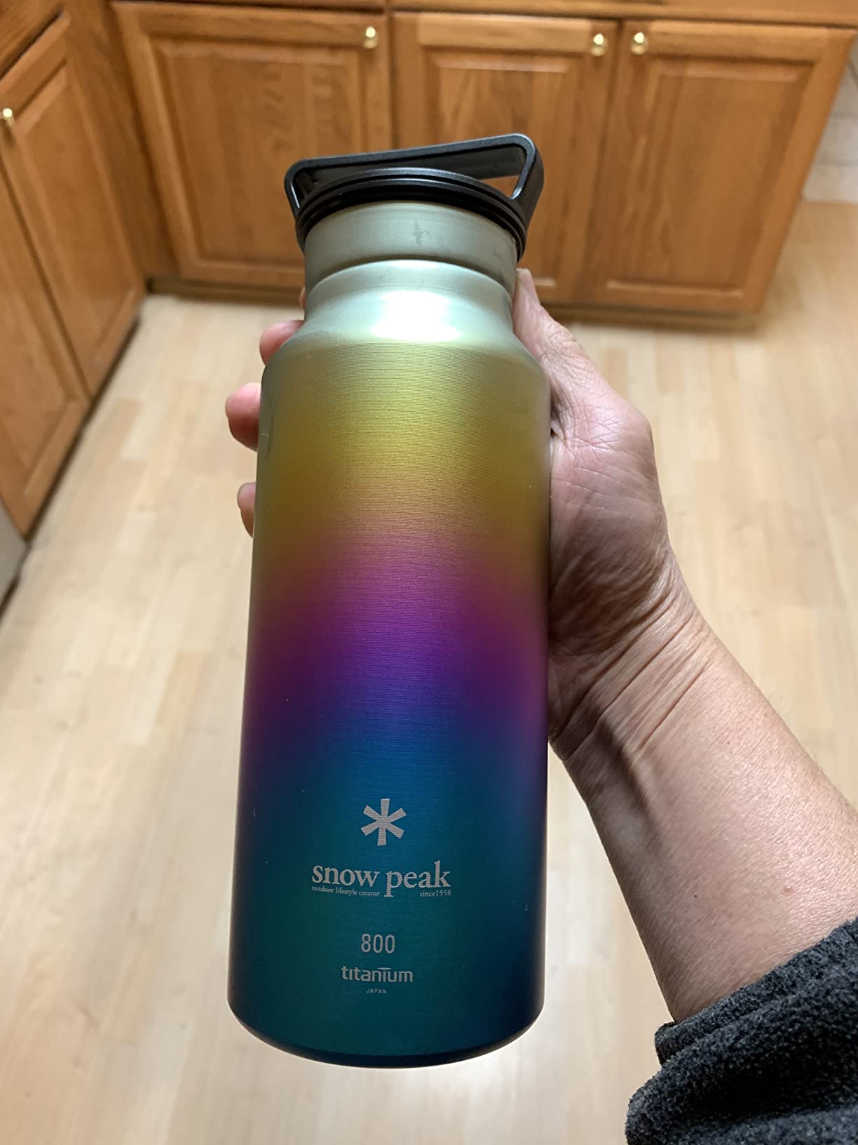 Snow Peak Titanium Aurora Water Bottle, Titanium, 27 Oz customer photo 2