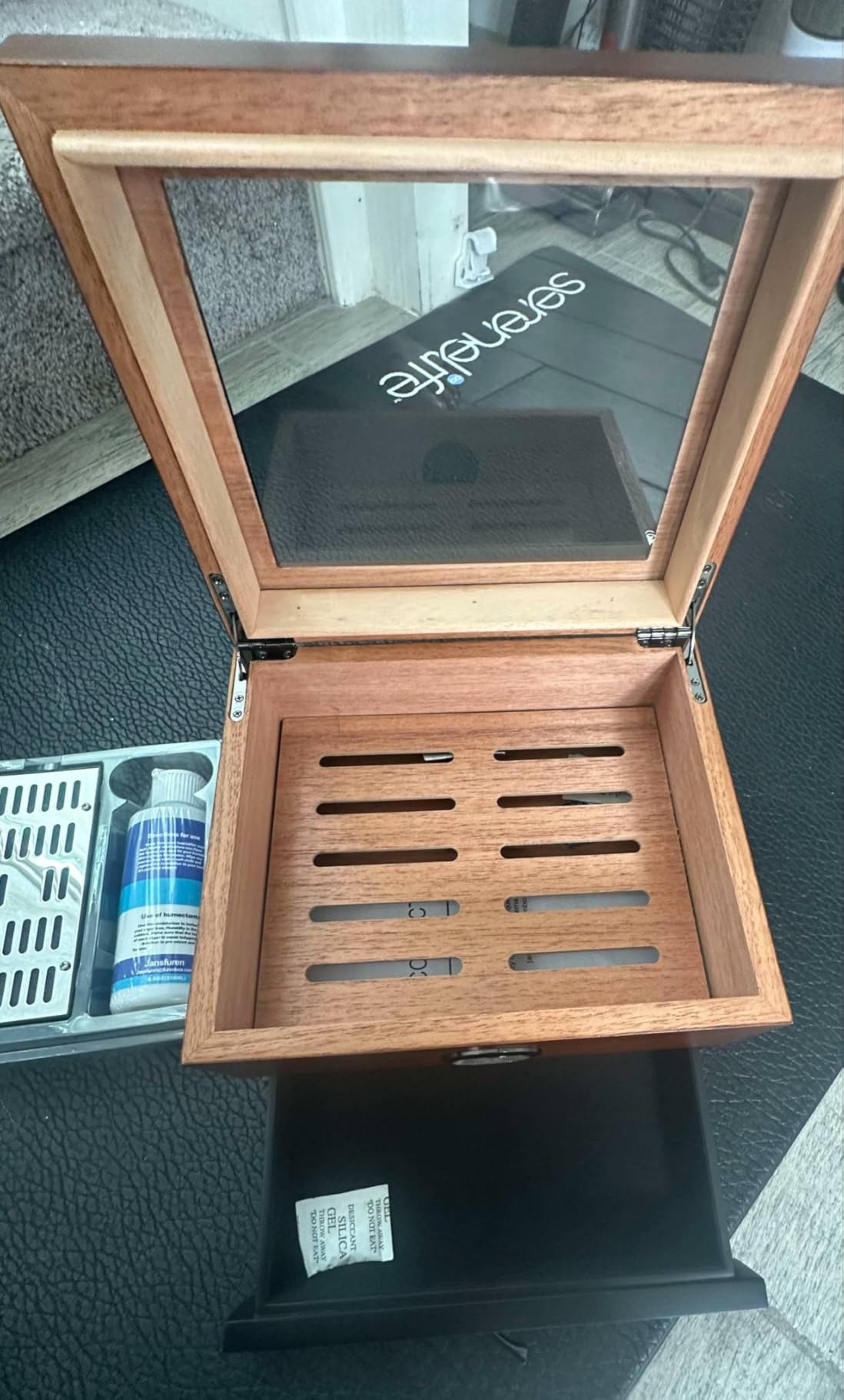 Cigar Humidor, Handcrafted Spanish Cedar Glass Top Humidor, Cigar Desktop Box Accurate Digital Hygrometer with 2 Humidor Solution(25-55 Cigars) by Jansfuren customer photo 2