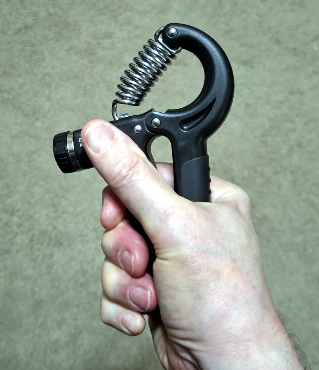 NIYIKOW 2 Pack Grip Strength Trainer, Hand Grip Strengthener, Adjustable Resistance 22-132Lbs (10-60kg) customer photo 2