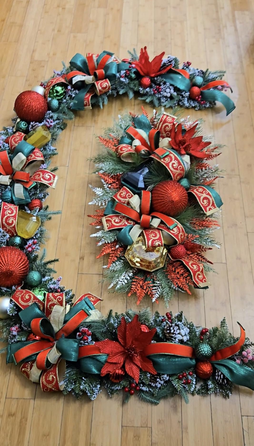 9 FT Christmas Garland Pre-lit 70 LED Lights Holiday Artificial Decor for Stairs Mantle Door Indoor Outdoor Garland with Battery Operated Timer customer photo 1