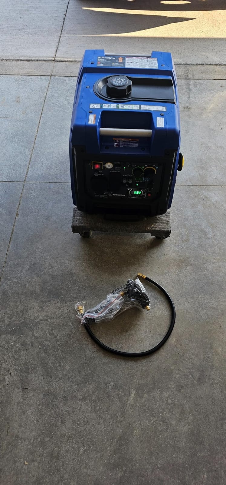 Westinghouse 5000 Peak Watt Super Quiet Dual Fuel Portable Inverter Generator, Remote Electric Start, Gas & Propane Powered, RV Ready, CO Sensor, Parallel Capable customer photo 2