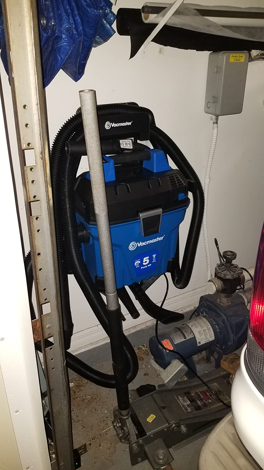 Vacmaster VWMB508 1101 5-Gal 5 PHP Remote Control Wall Mount Wet/Dry Vac customer photo 1