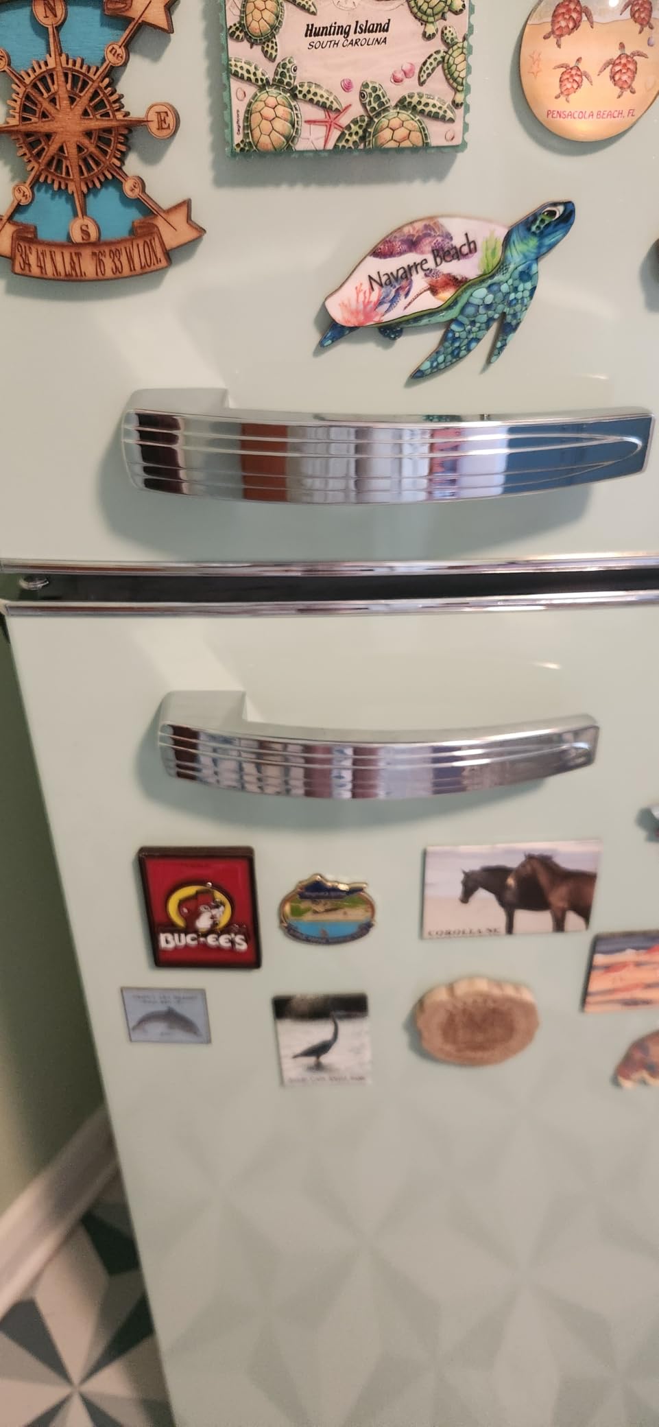 Frigidaire EFR753, 2 Door Apartment Size Refrigerator with Freezer, Retro Chrome Handle, 7.5 cu ft, Platinum Series, Stainless Steel, 7.5 customer photo 2