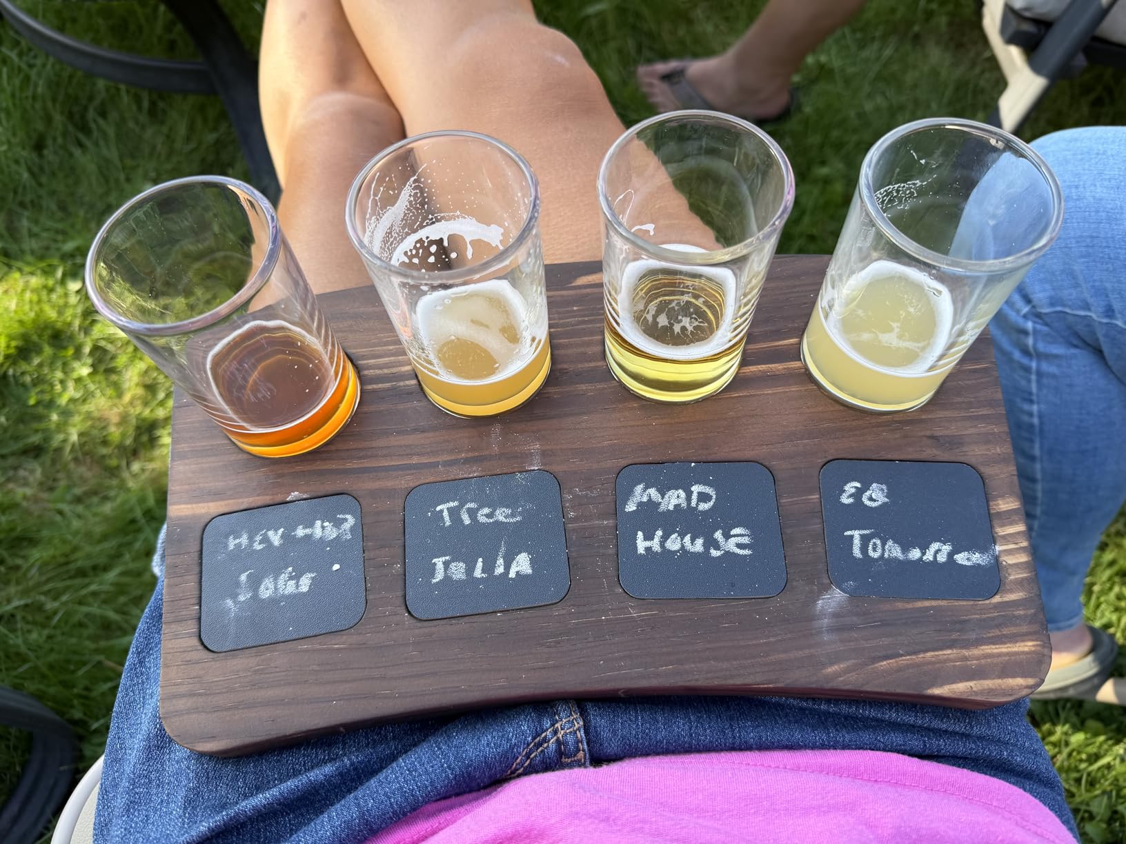 Beer Flight Boards with Glasses, Drink, Wine, Set of 2 Trays, Brown, 8 Cups | Houseables Beer Tasting Glasses, Trays for Drinks, Margarita, Whiskey, Bourbon, Mimosa, Brewery Gifts, 8 Cups, Chalk Labels customer photo 1