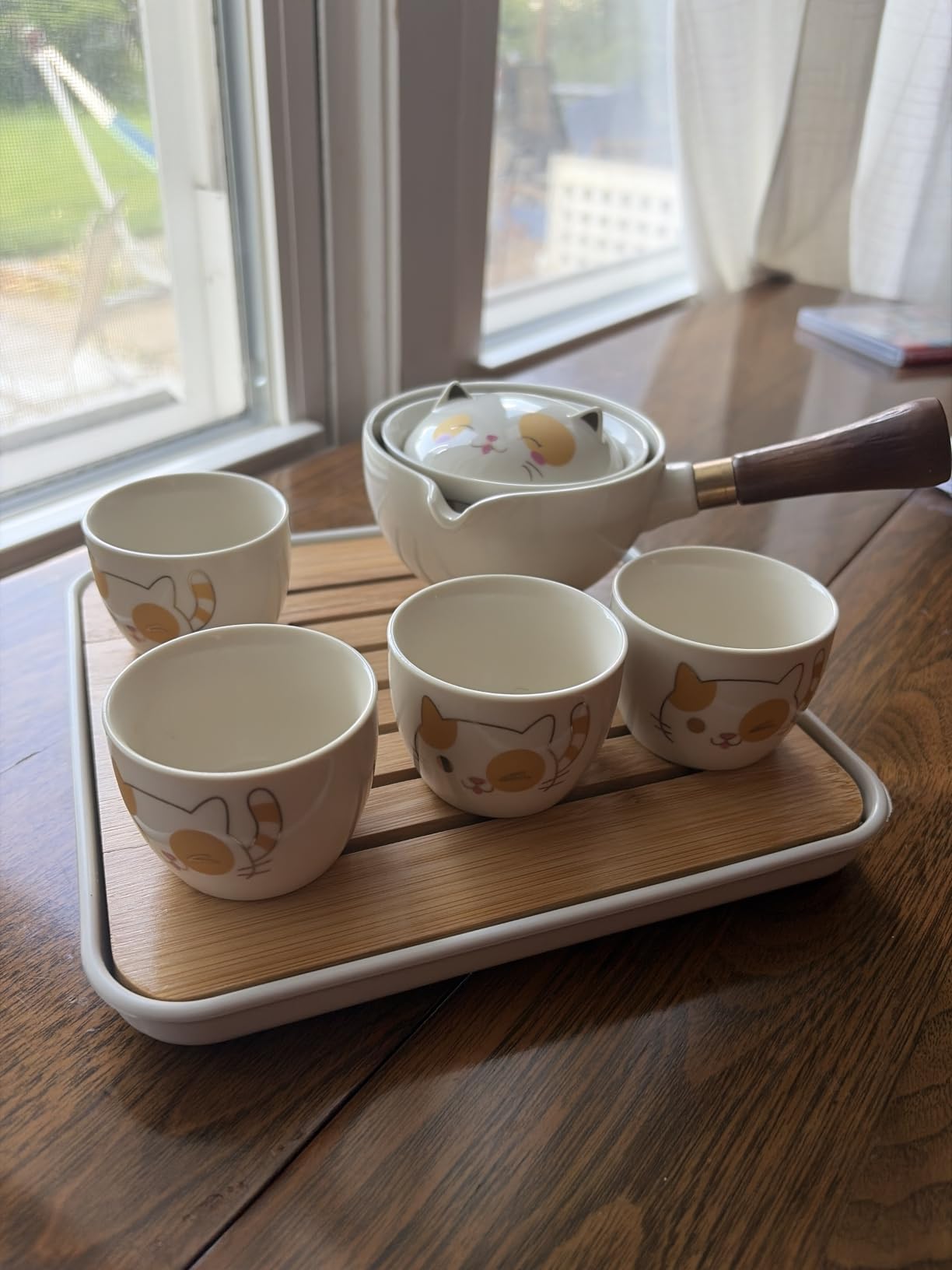 LURRIER Porcelain Chinese Gongfu Tea Set, Portable Teapot Set with 360 Rotation Tea Maker and Infuser, Portable All in One Gift Bag for Travel, Home, Gifting, Outdoor and Office (Floral White) customer photo 1