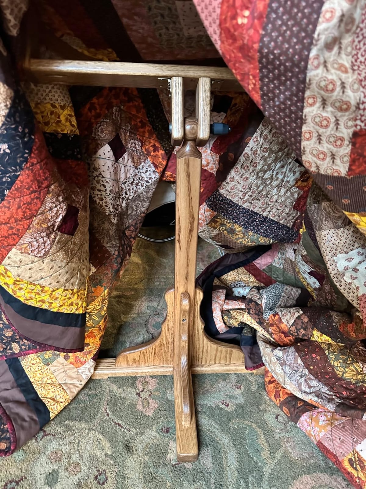 DutchCrafters Solid Oak Wood 22 Inch Round Extra Large Tilting Quilt Hoop with Stand, Quilting Frame for Hand Quilting - Amish Made in America (Medium Walnut) customer photo 2