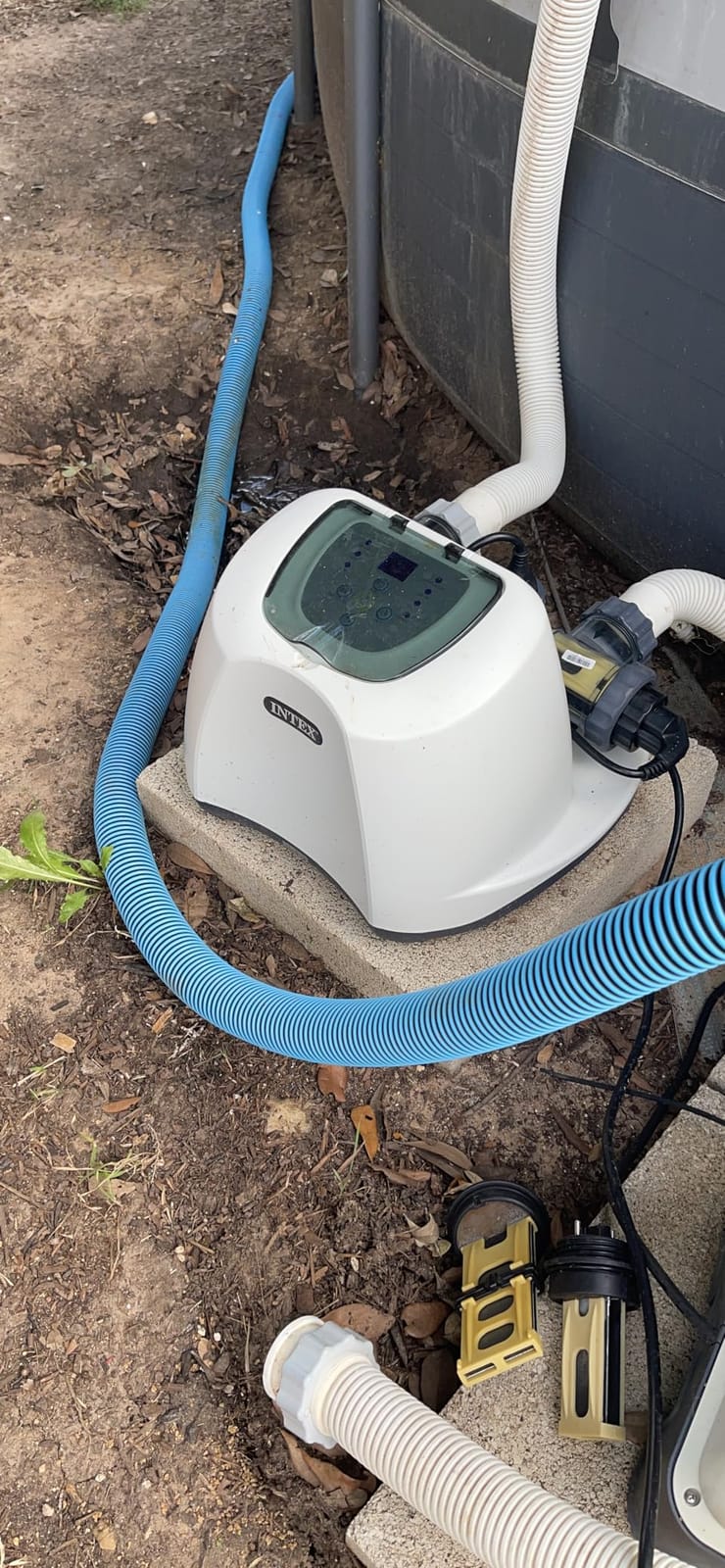 INTEX Krystal Clear QS400 Saltwater Swimming Pool Chlorine System | 26663EG - For Above Ground Pools up to 4,500 Gal, Pool Cleaner with Automatic Timer and Self Cleaning Mode customer photo 2